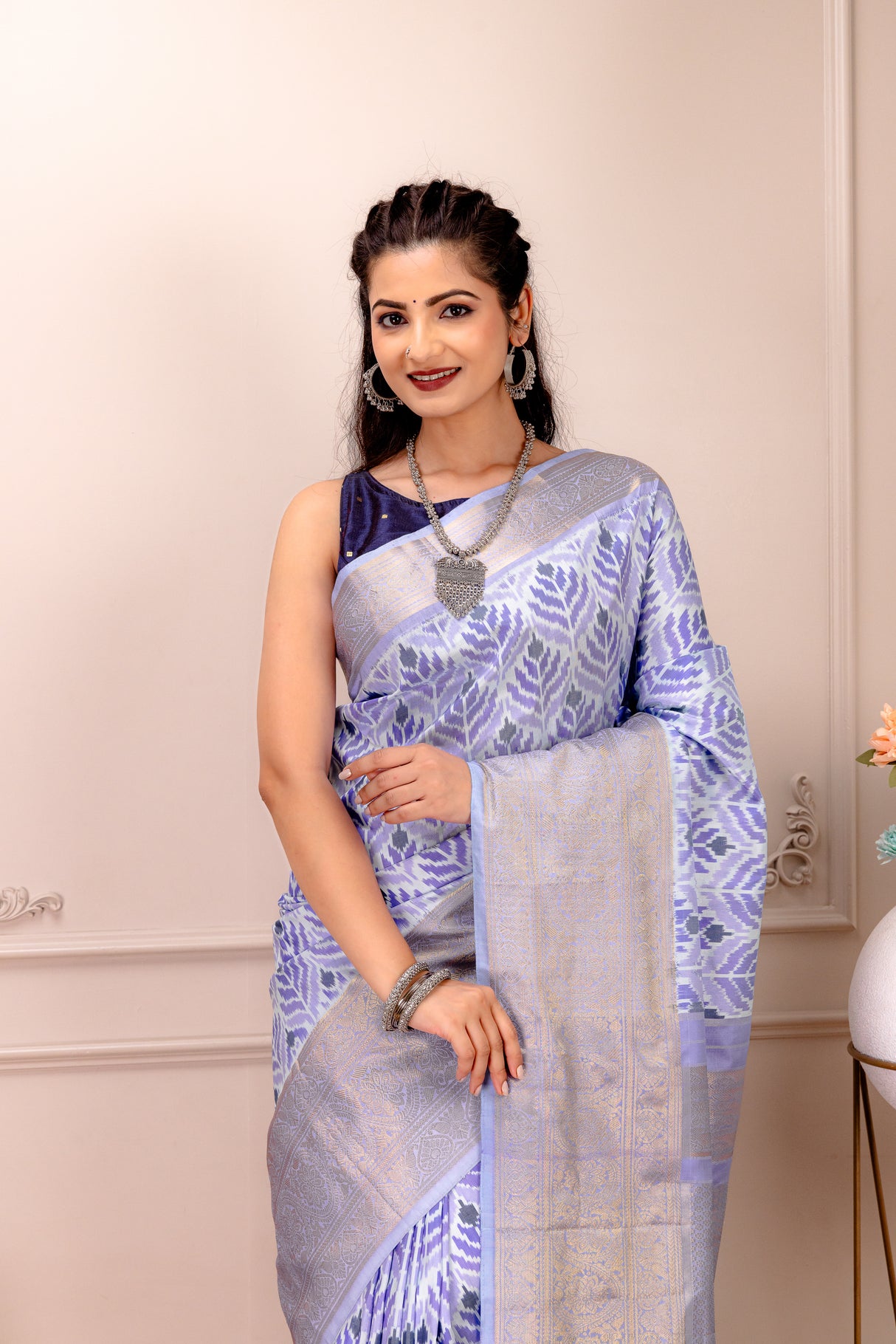 Ikkat Kanchipuram Kusion Handloom Pure Silk with Pre-Stitched Blouse
