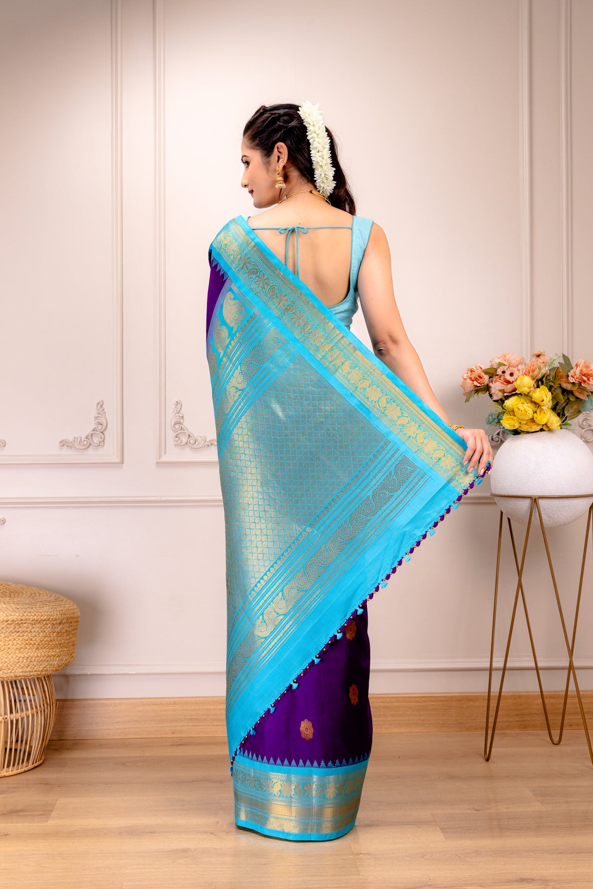 Gadwal Handloom Pure Silk With Pre-Stitched Blouse