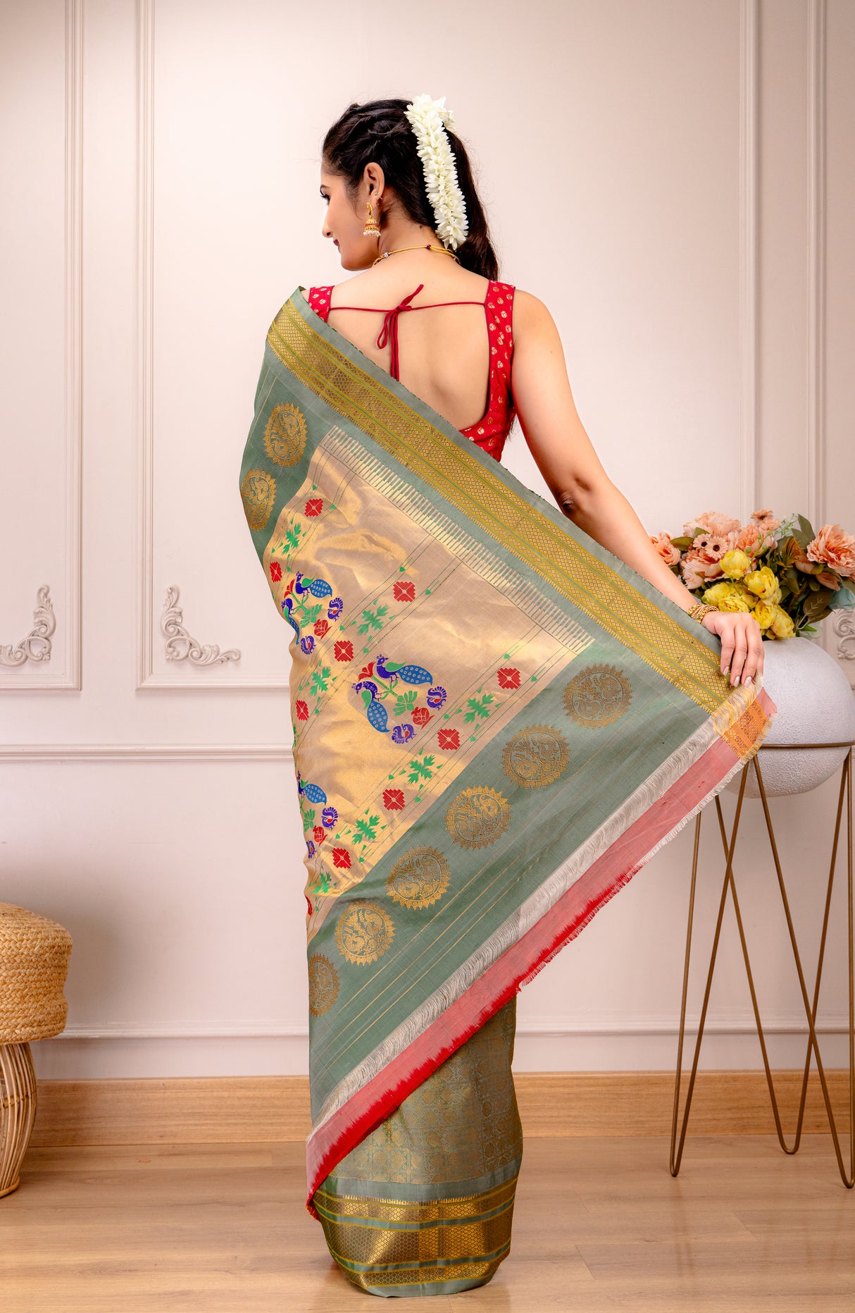 Brocade  Maharani Paithani Handloom Pure silk With Stitched Blouse
