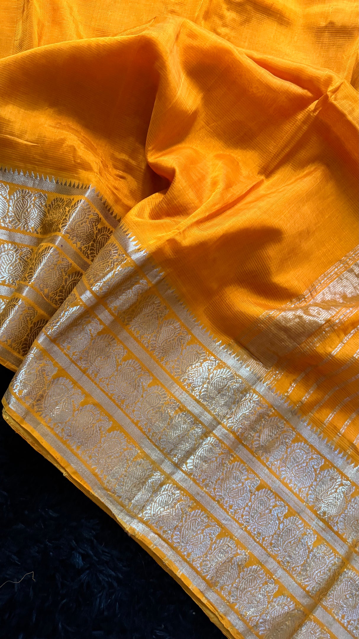 Orange Mangalgiri Pattu