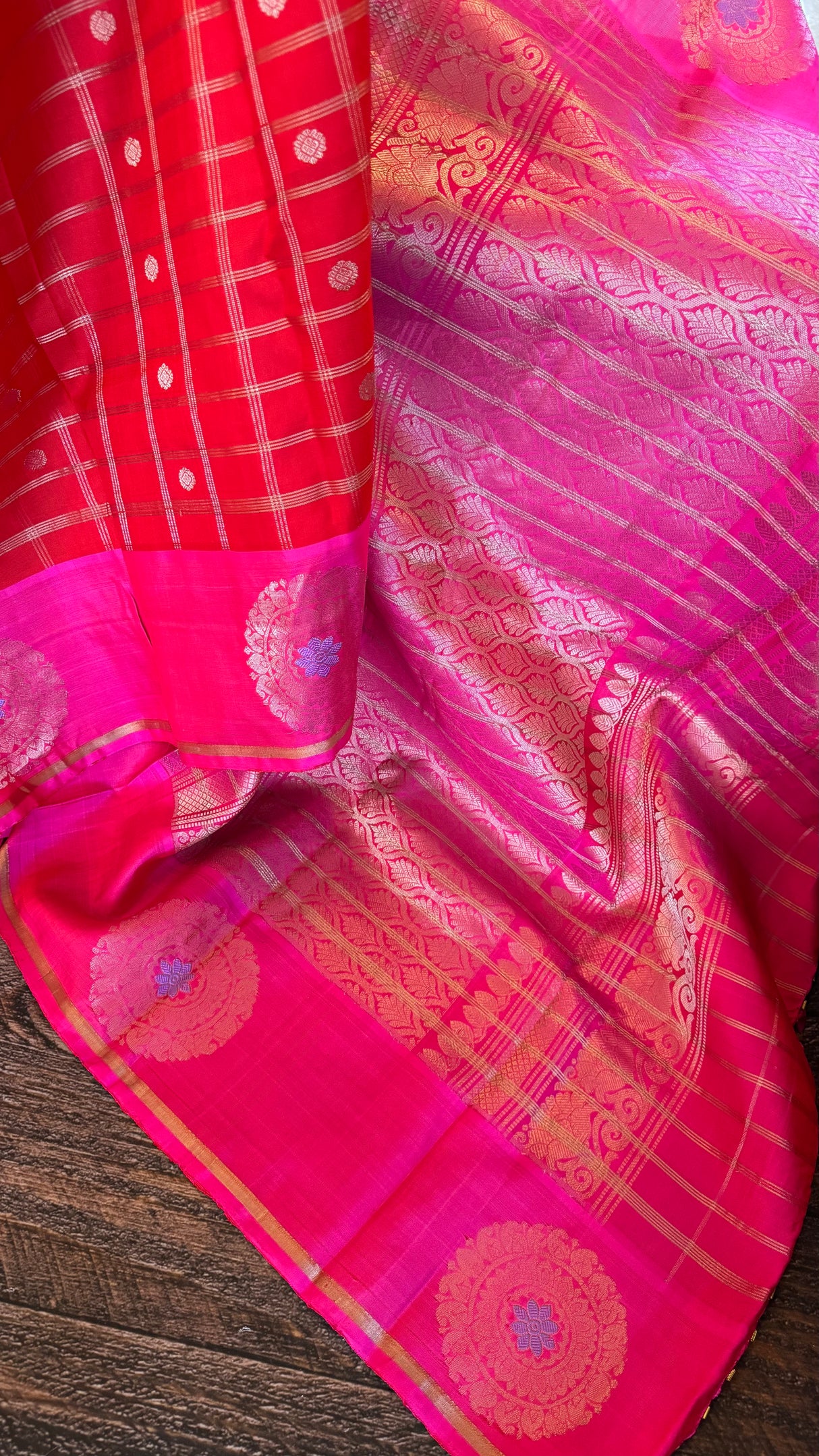 Kuttu Gadwal Handloom Pure Silk Dark Chilli Red Pink