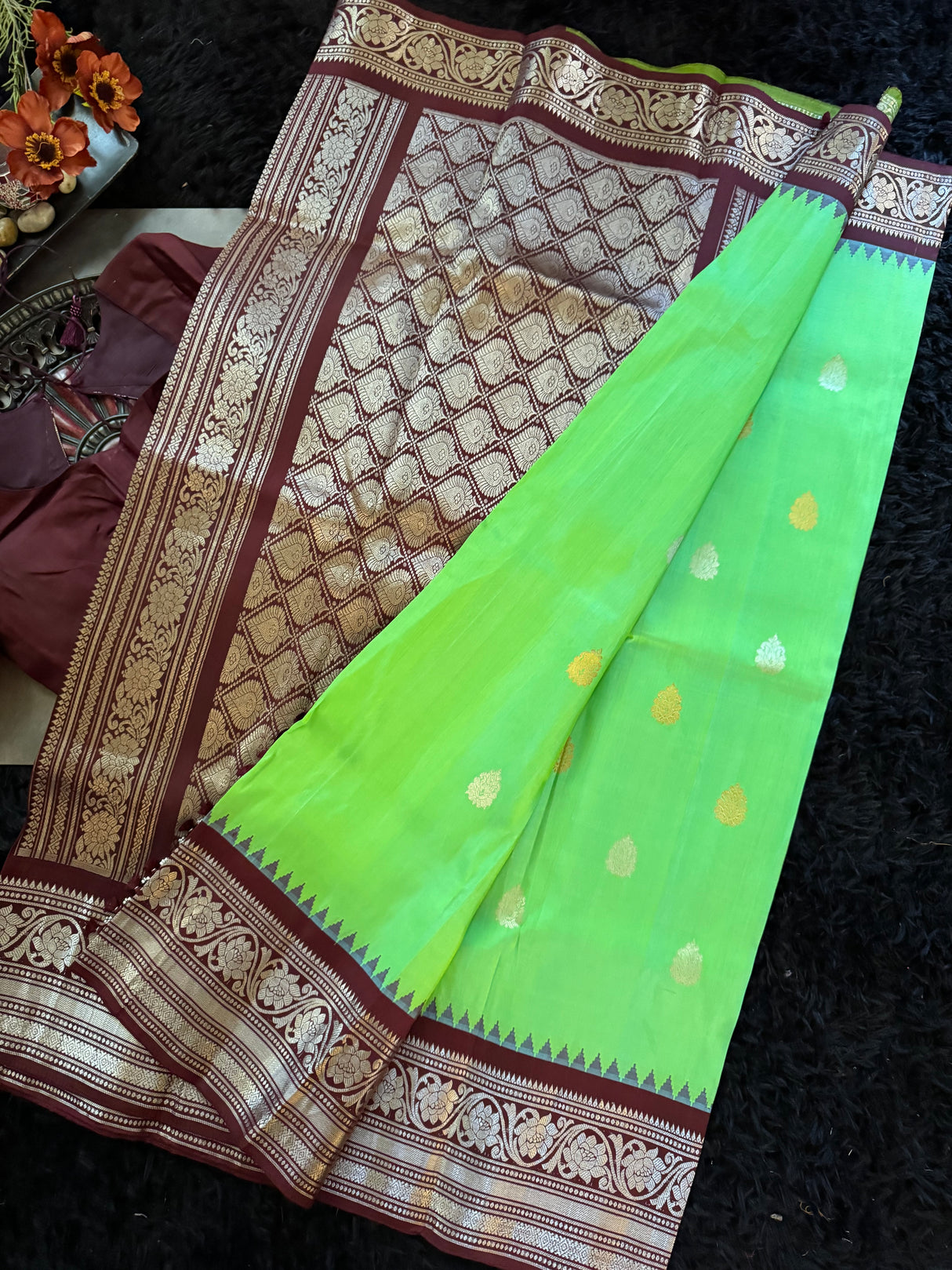 Lime Green Kokum Gadwal Handloom Pure Silk
