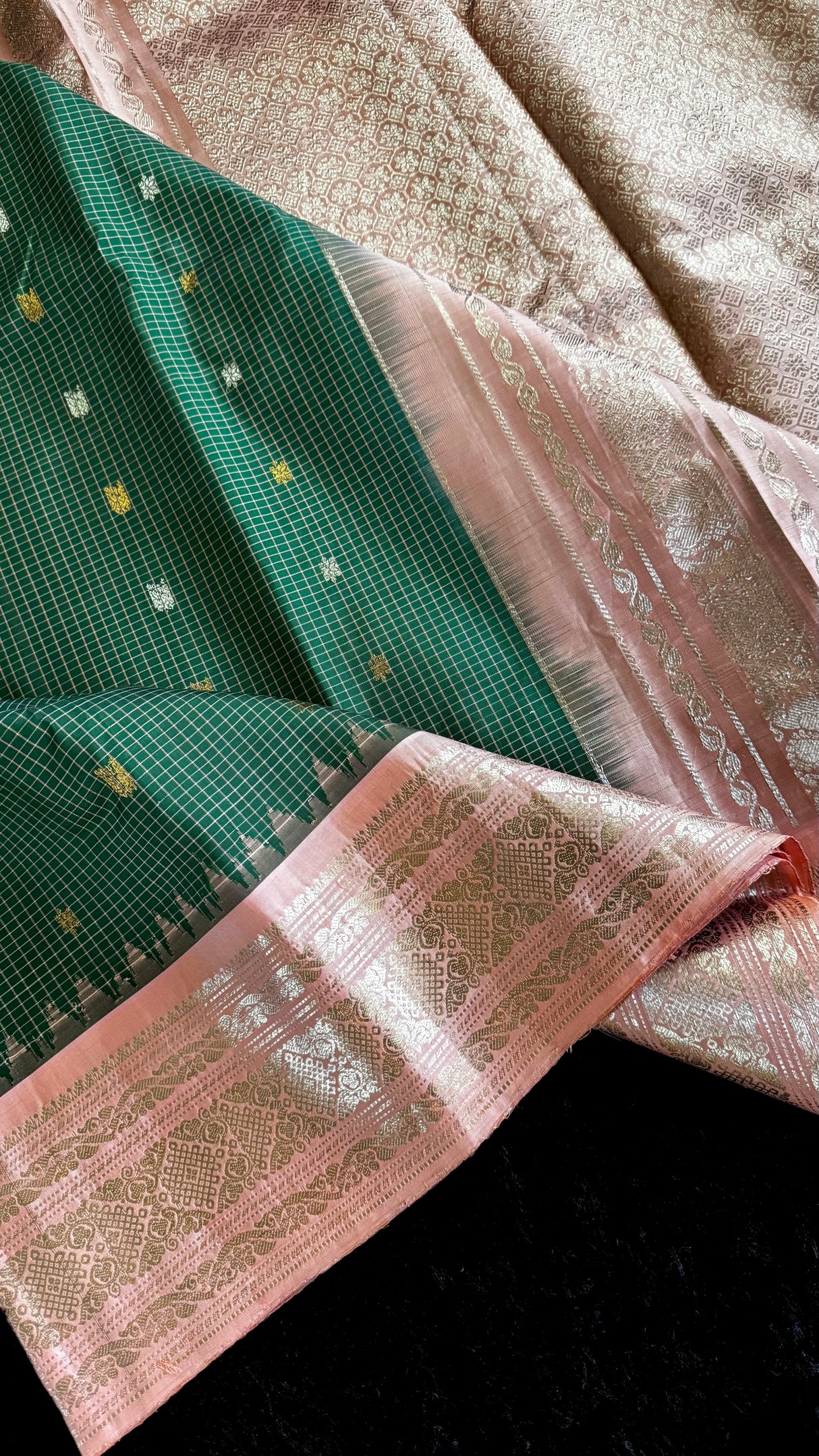 Forest Green/Peachy Pink Tiny Checks Gadwal Handloom Pure Silk