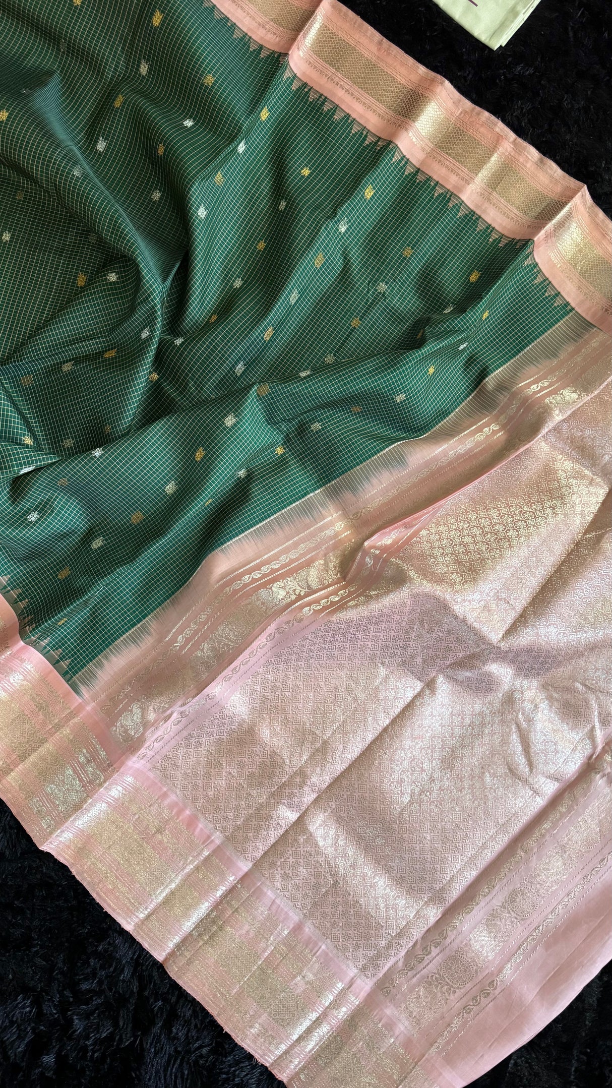 Forest Green/Peachy Pink Tiny Checks Gadwal Handloom Pure Silk