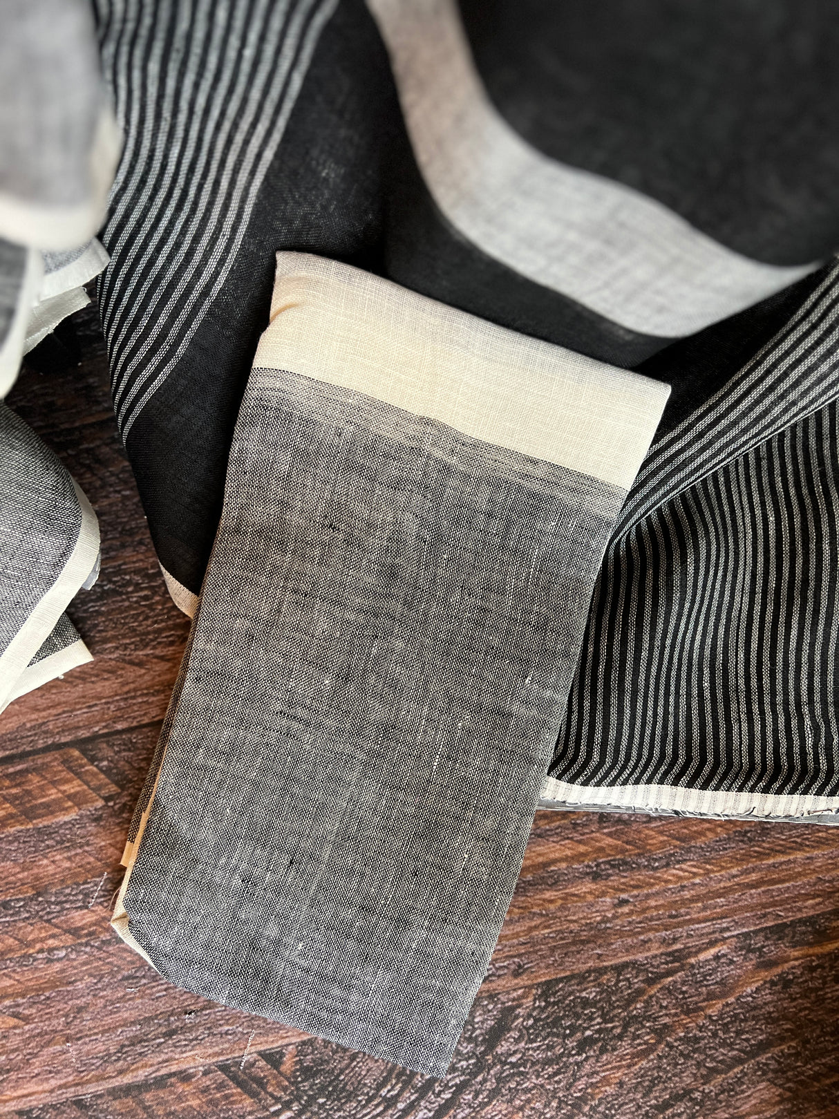 Black  and White Pure Linen
