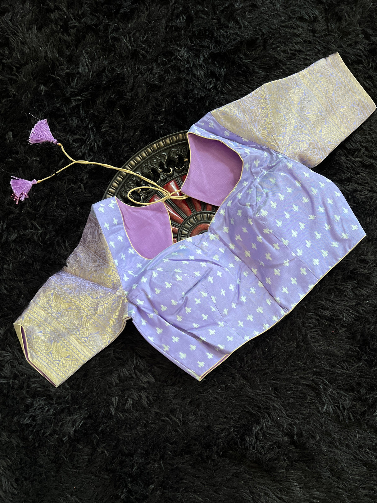 Ikkat Kanchipuram Kusion Handloom Pure Silk with Pre-Stitched Blouse