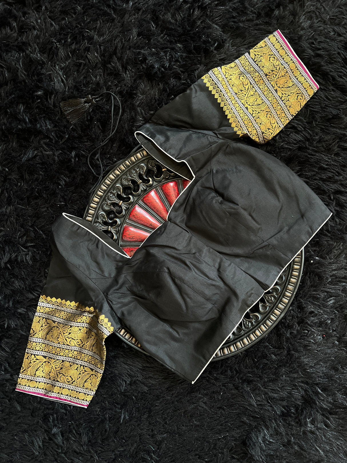 Ikkat Kanchipuram Fusion Handloom Pure Silk with Pre-Stitched Blouse