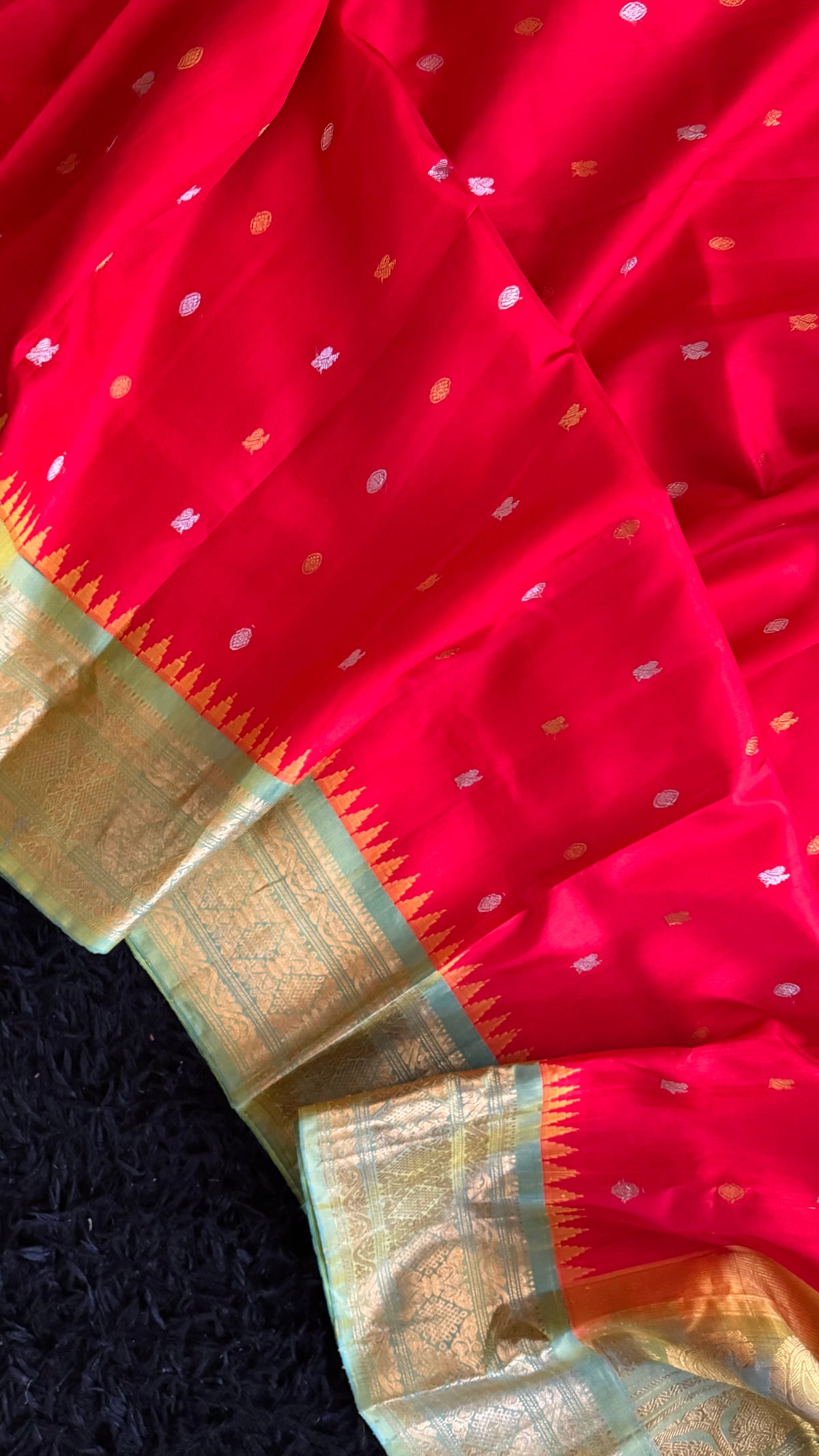 Red Green Gadwal Pure SIlk