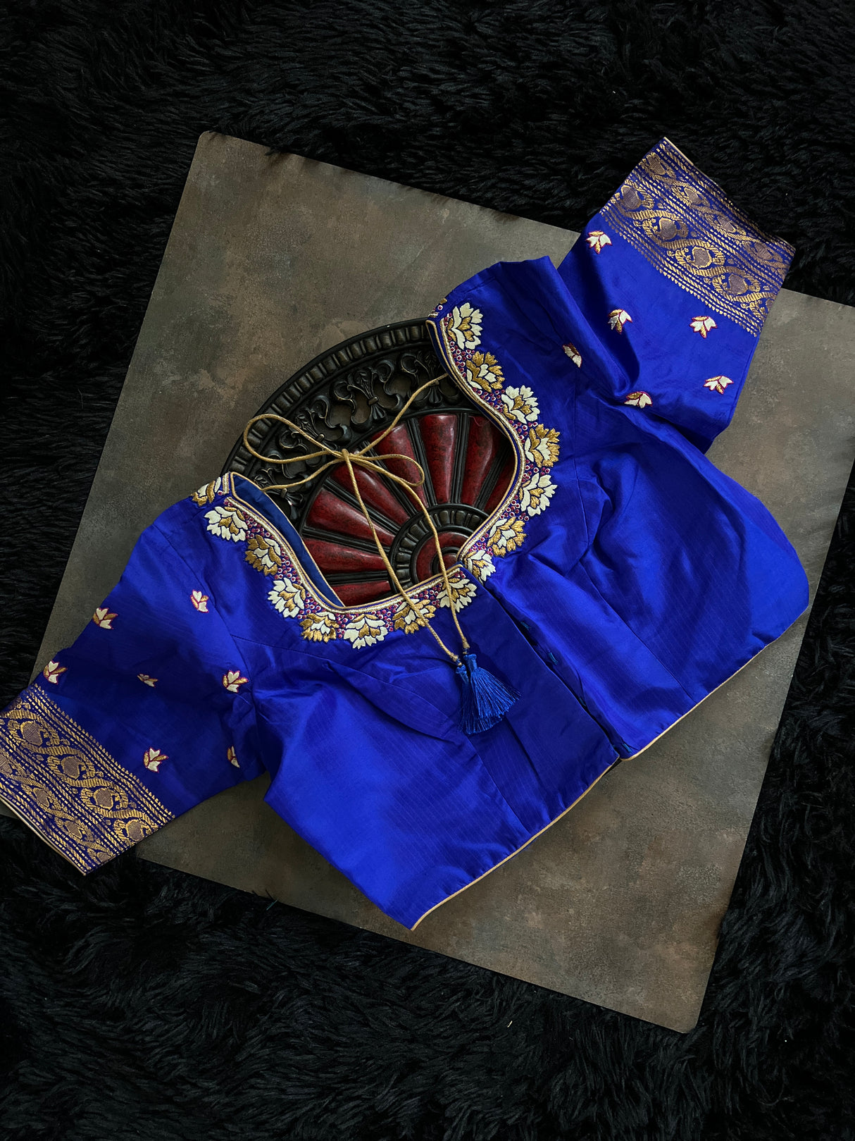 Gadwal handloom Pure Silk With Stitched Blouse