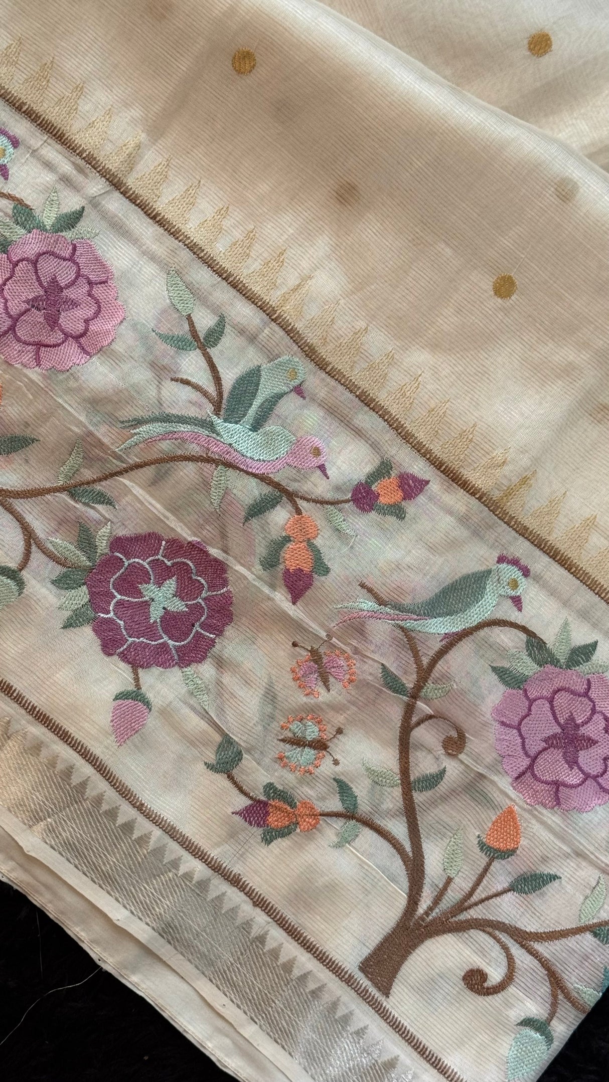 Ivory Mangalgiri Pattu With Embroidered Blouse