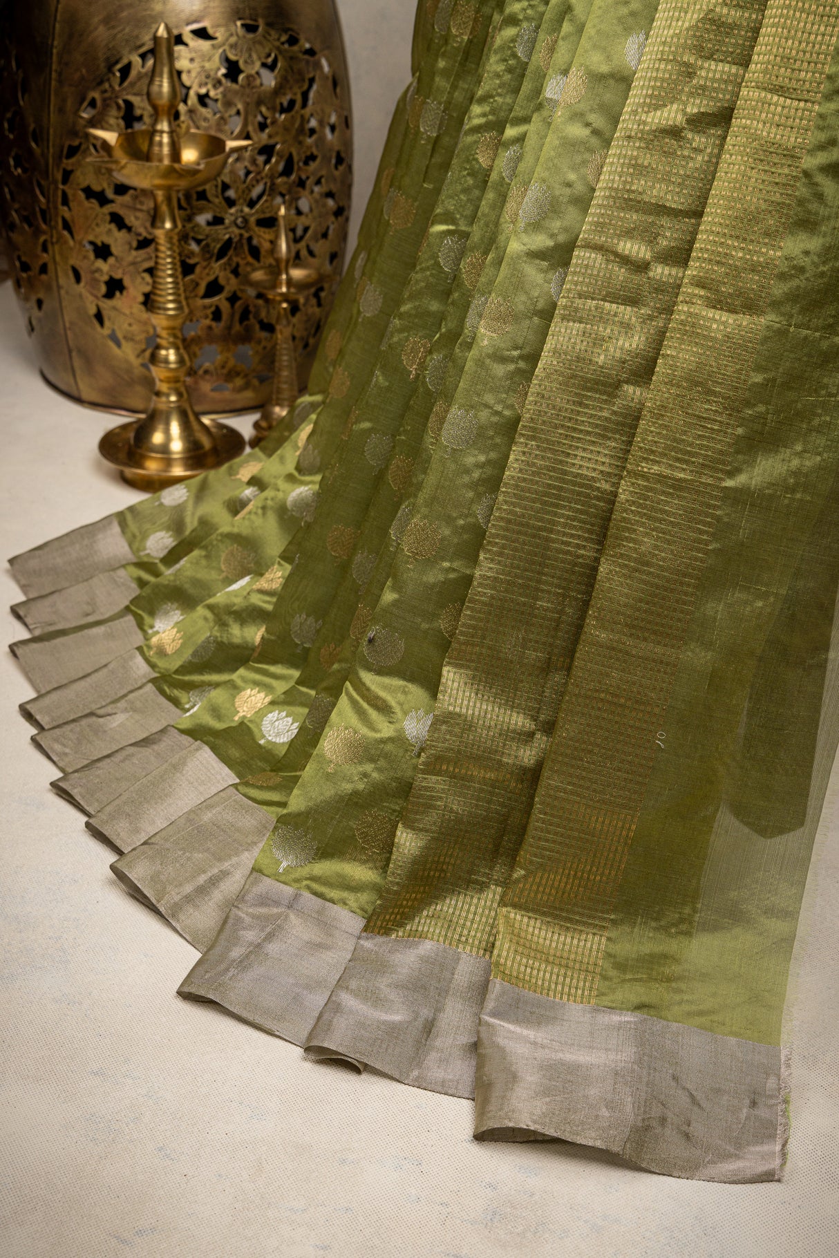 Chanderi Pattu Silk with Taraj Pallu and Ghani butti with blouse