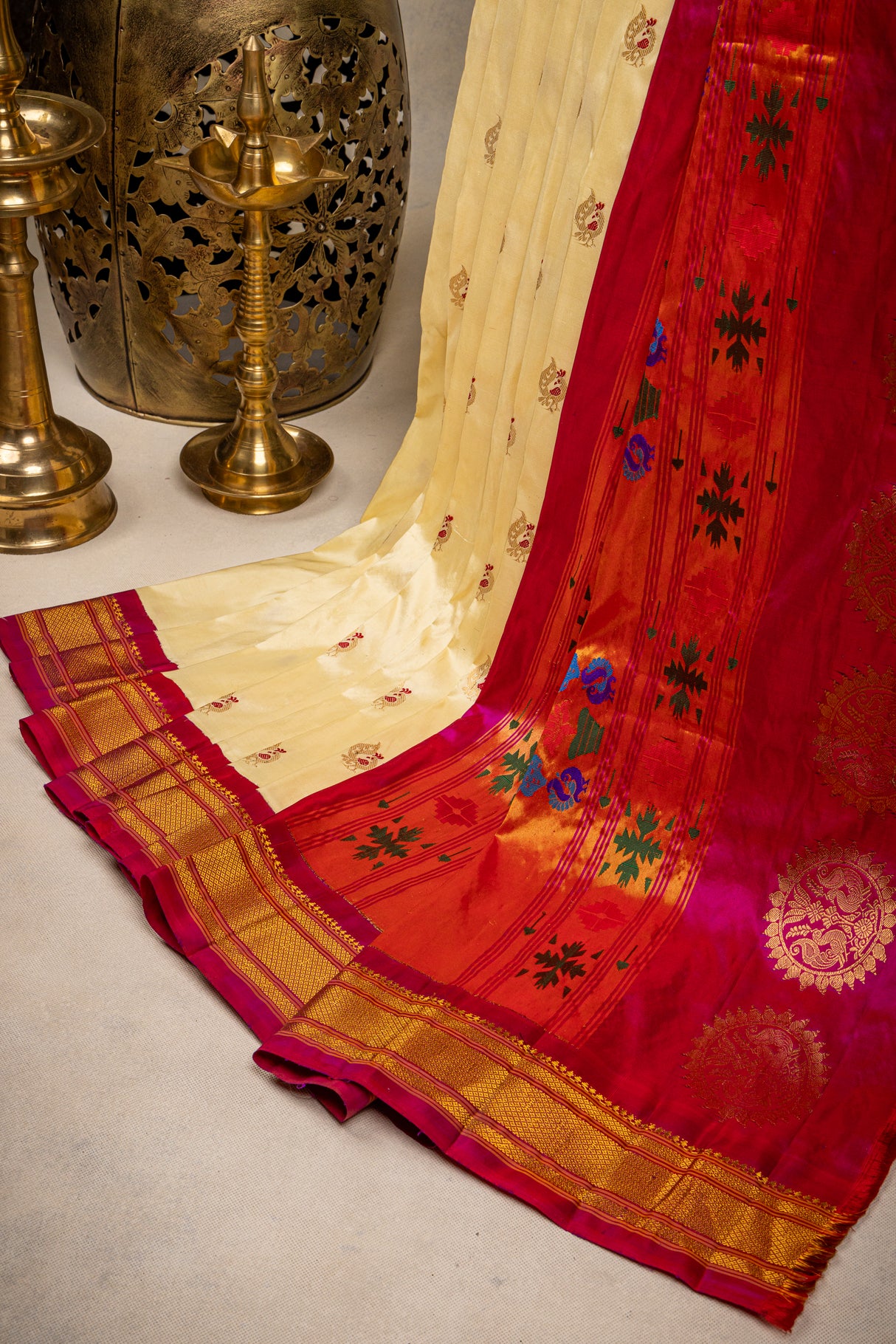 Maharani Paithani Kadiyal handloom Pure Silk 