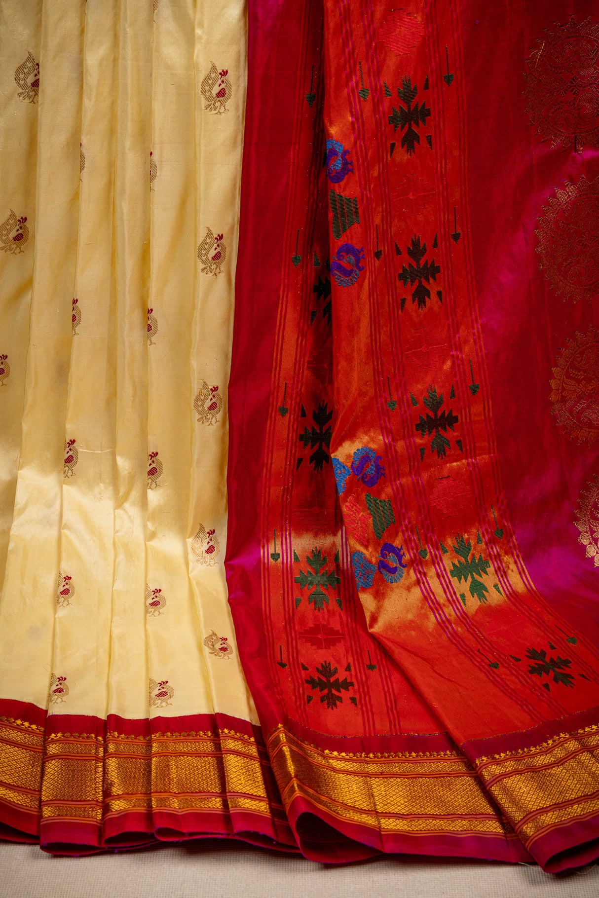 Maharani Paithani Kadiyal handloom Pure Silk 