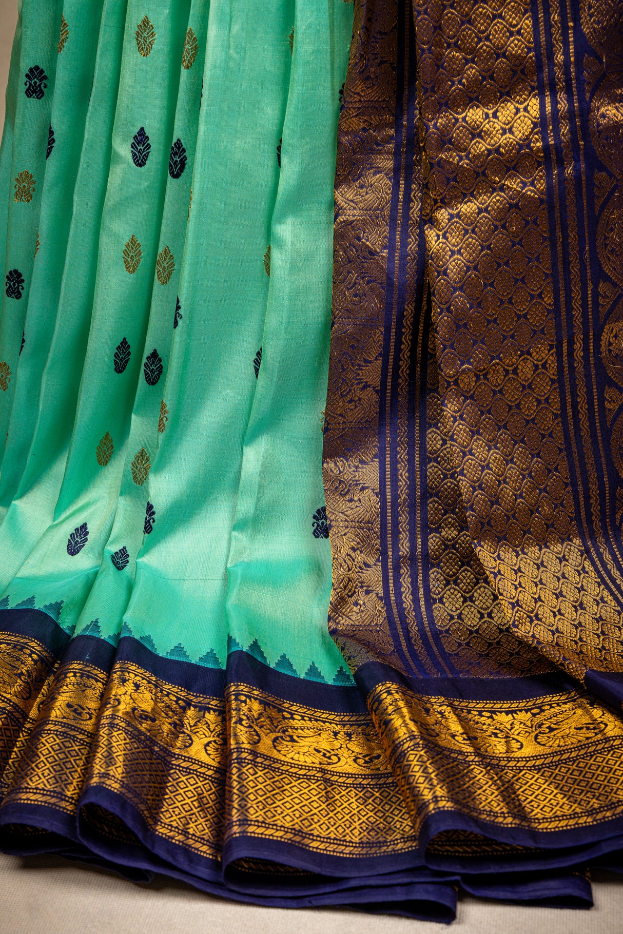 Gadwal handloom Pure Silk 