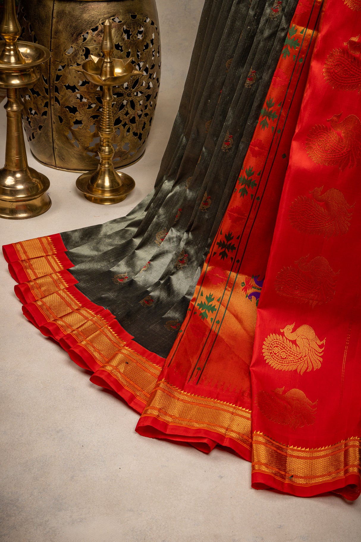 Maharani Paithani kadiyal Handloom Pure Silk