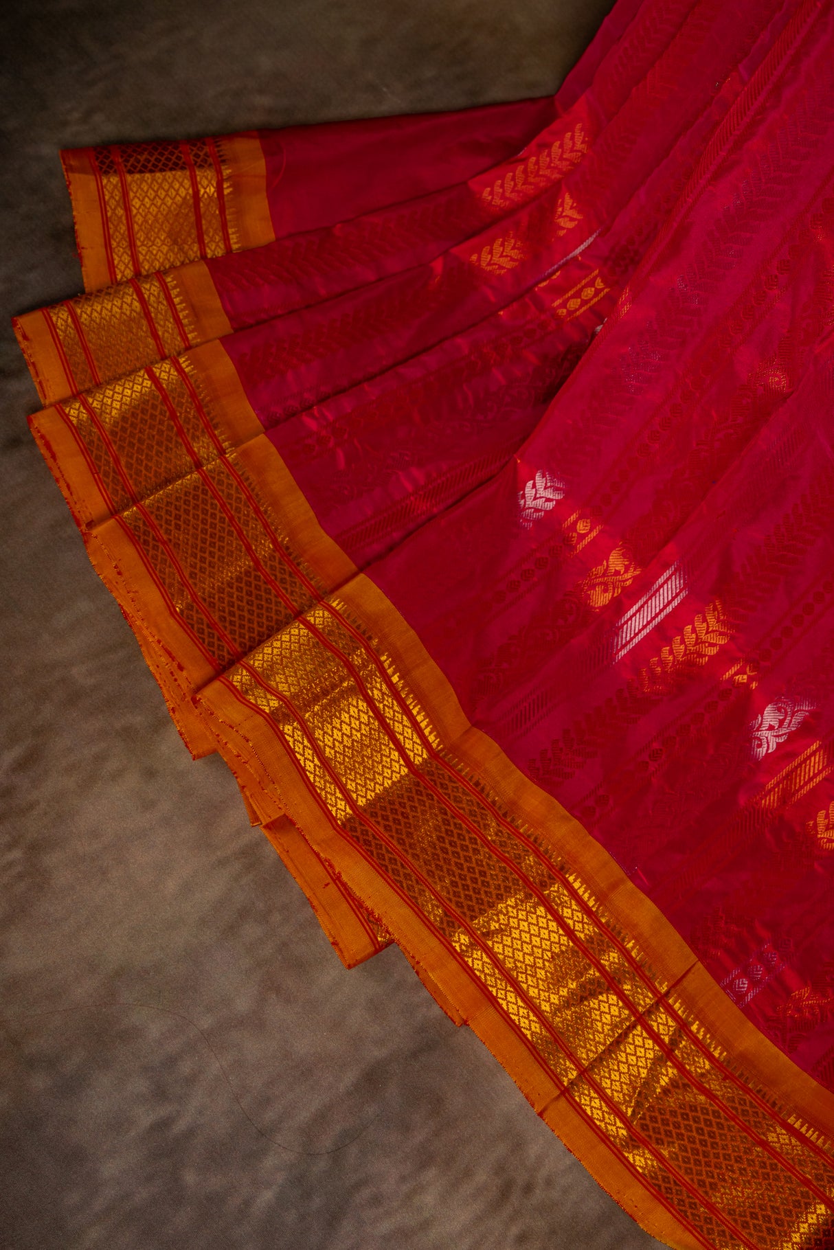 Maharani Paithani Brocade Handloom Pure Silk Reddish Pink With Pre-Stitched Blouse AUS