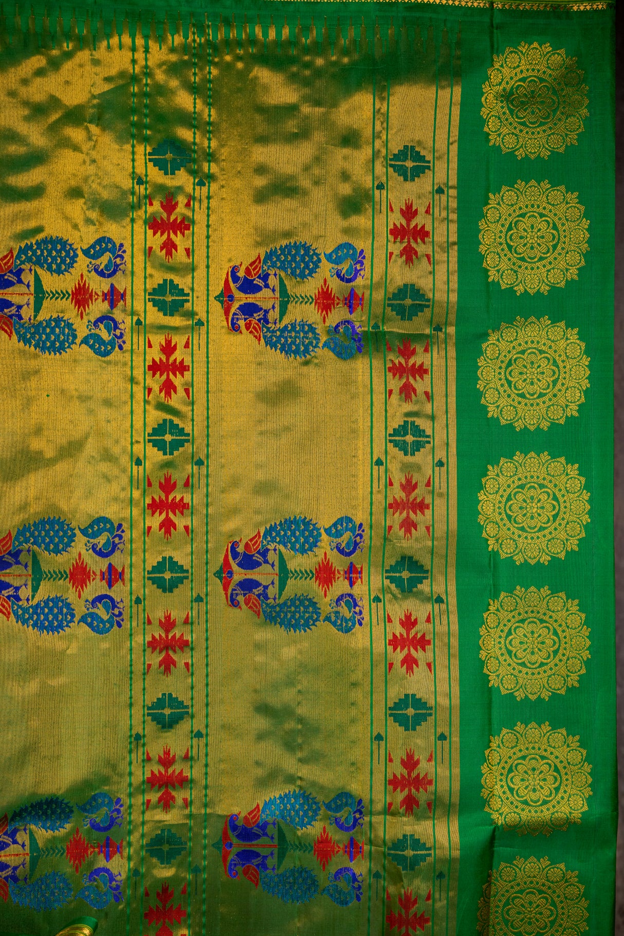 Maharani Paithani Handloom Kadiyal Pure Silk saree