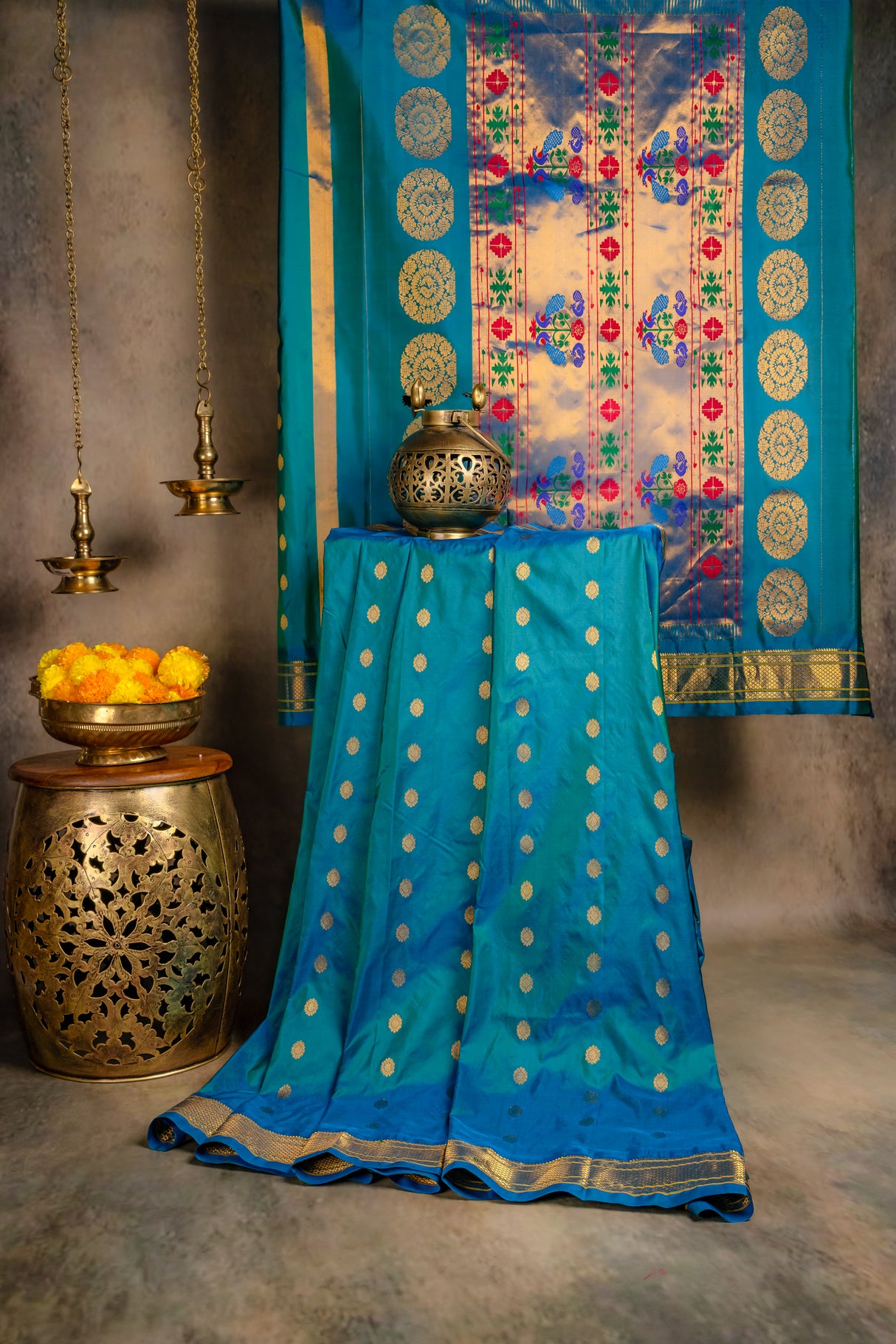 Maharani Paithani Handloom Single Color Pure Silk BLR