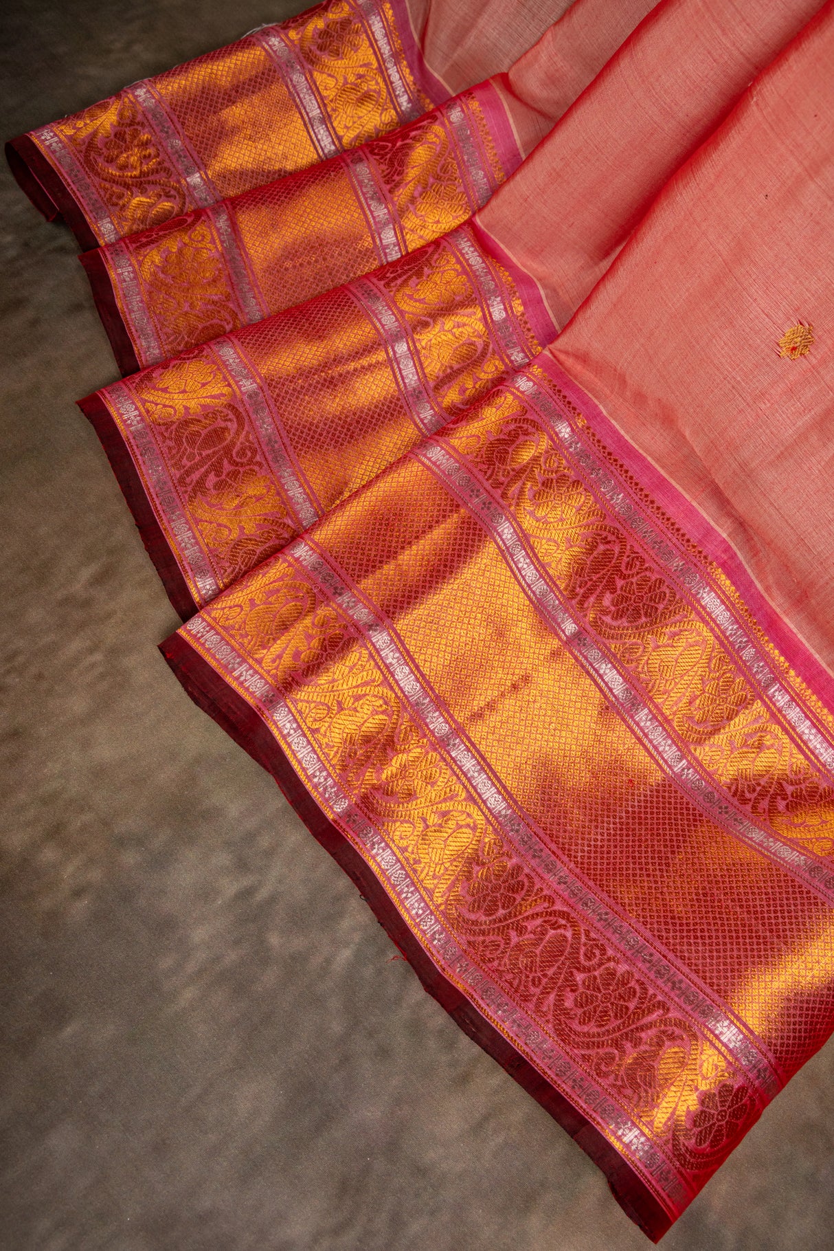 Seco Gadwal saree Onion Pink 