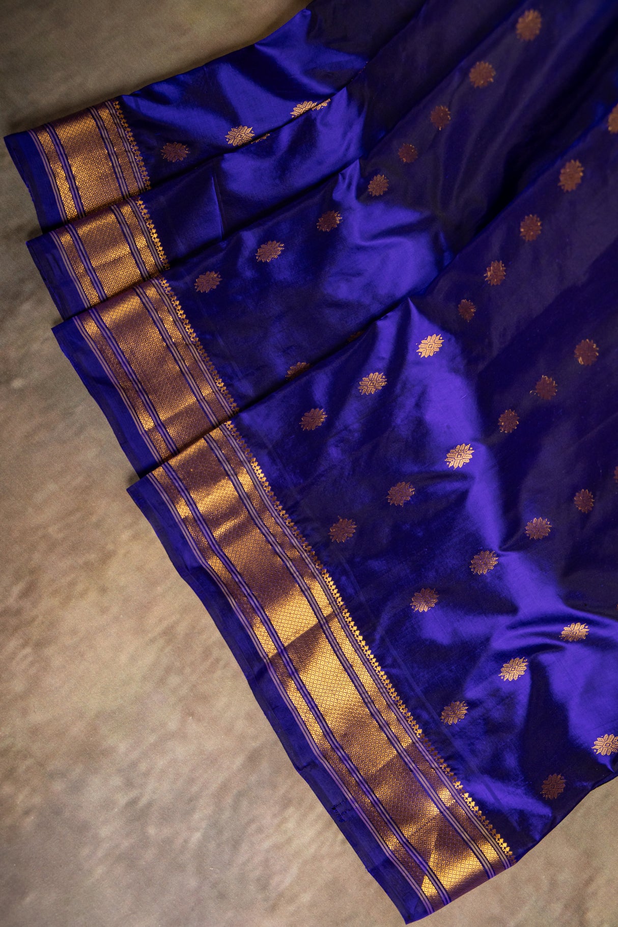 Maharani Paithani Handloom Single color Pure Silk BLR