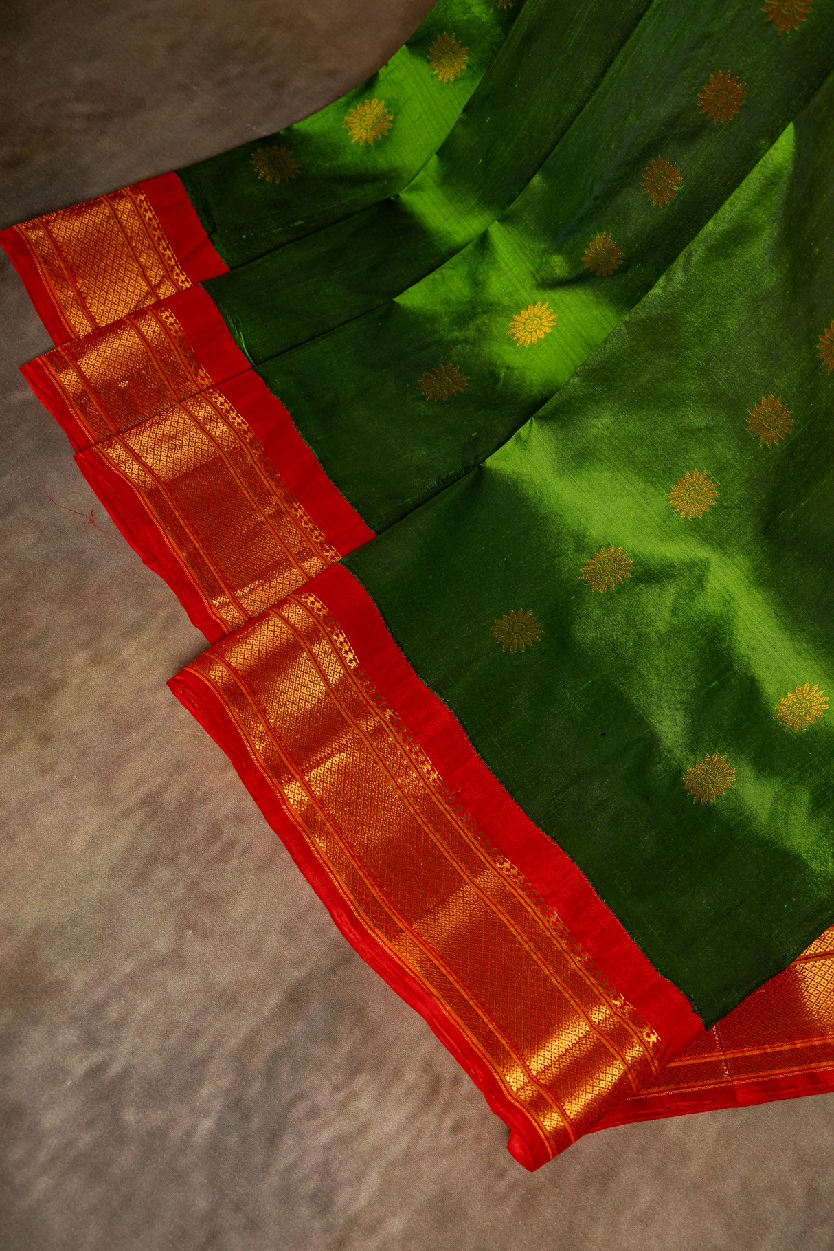 Maharani Paithani Handloom Kadiyal Pure Silk saree 