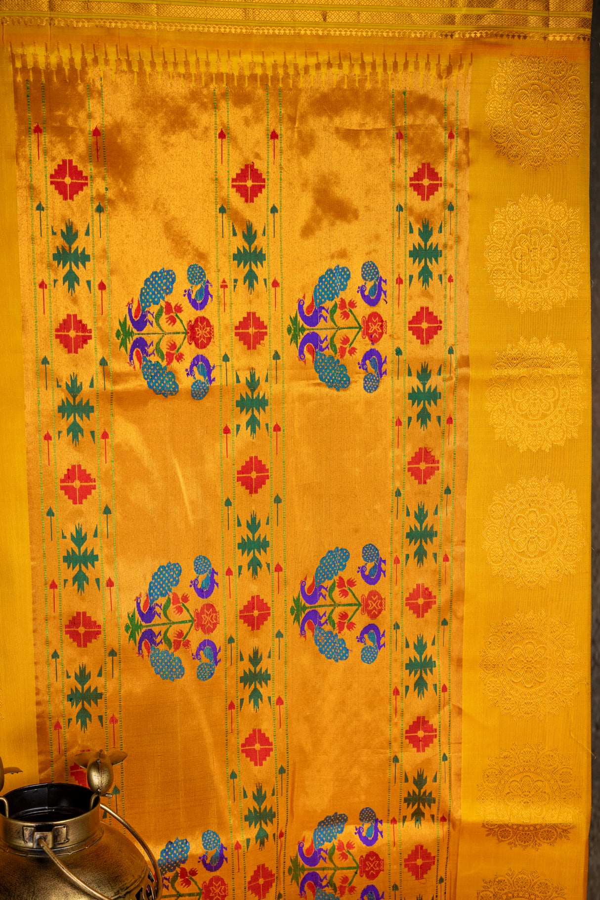 Maharani Paithani Handloom Kadiyal Pure Silk saree 