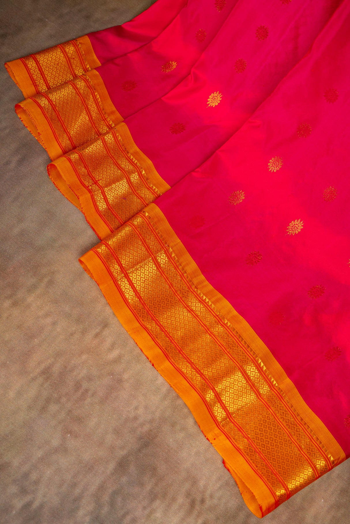 Maharani Paithani Handloom Kadiyal Pure Silk BLR