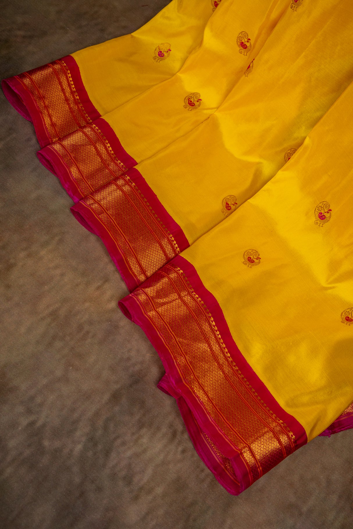 Maharani Paithani Handloom Kadiyal Pure Silk saree