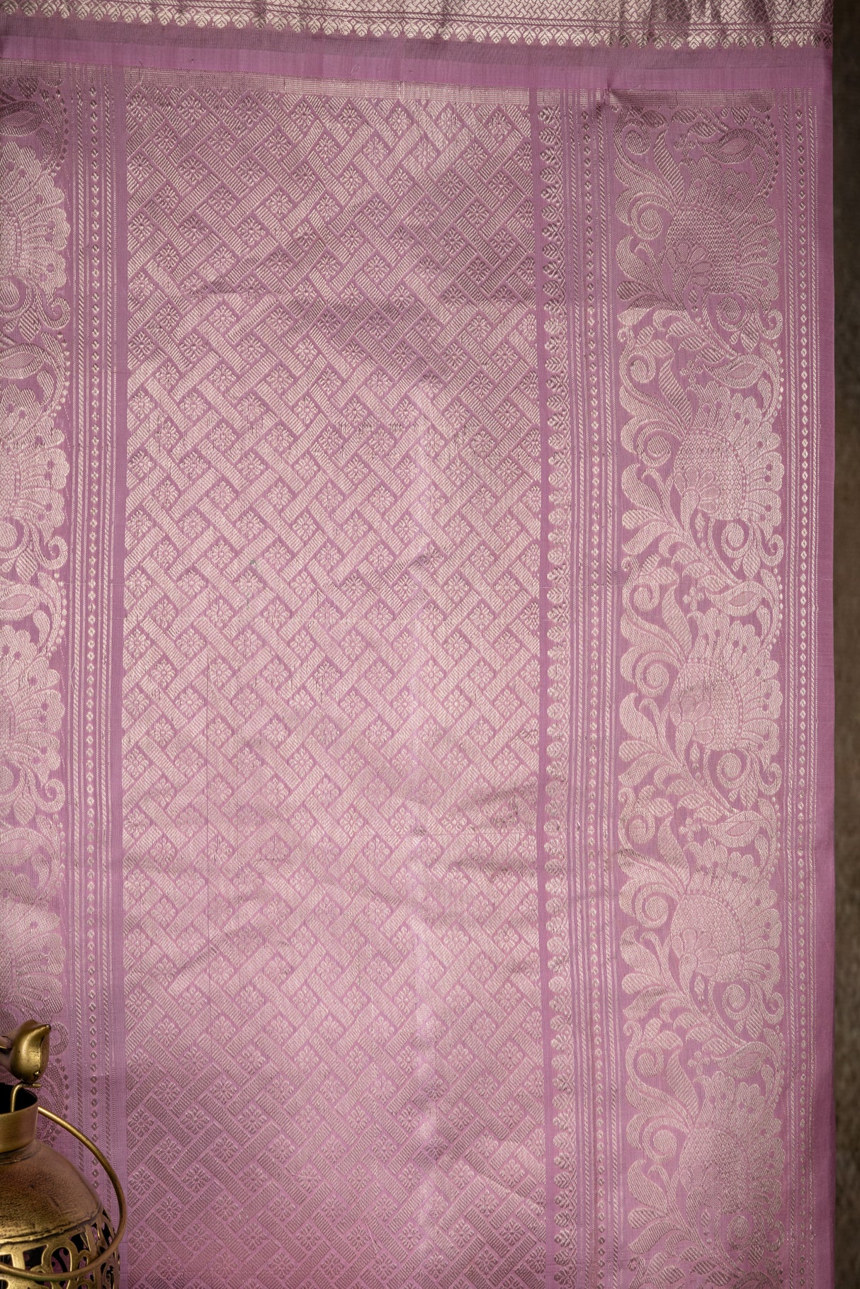 Gadwal Handloom Pure Silk in Silver Zari