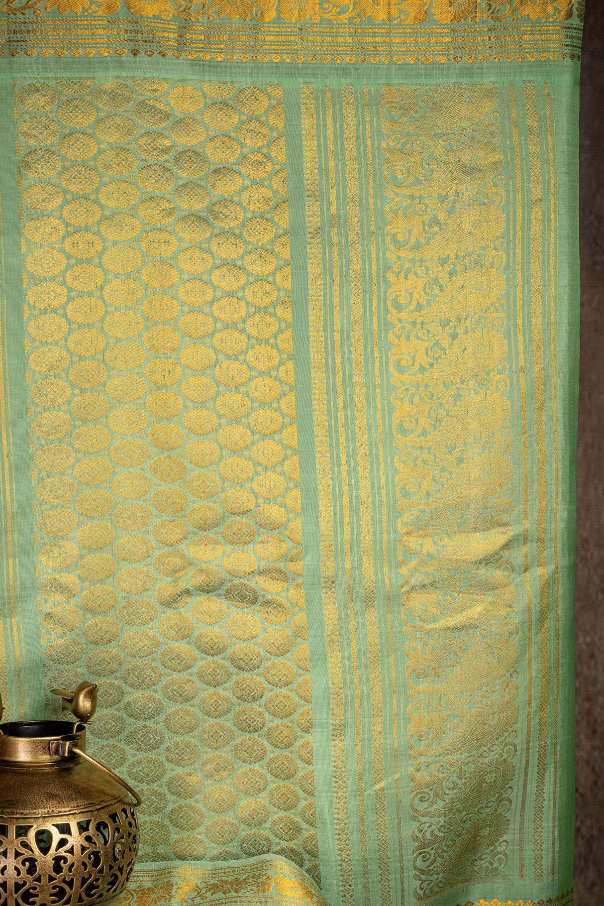 Gadwal Handloom Pure Silk Horizontal Stripes saree