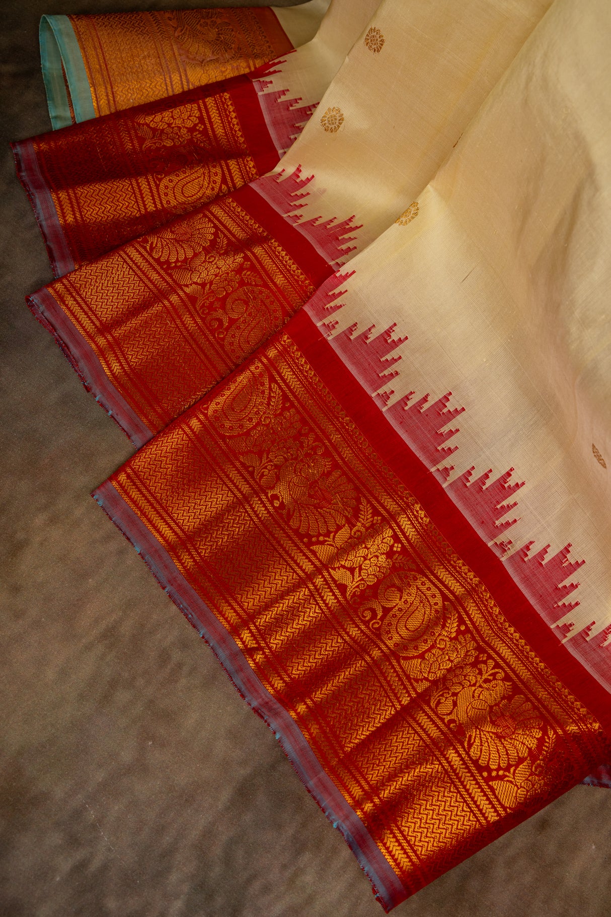 Gadwal Handloom Pure Silk saree