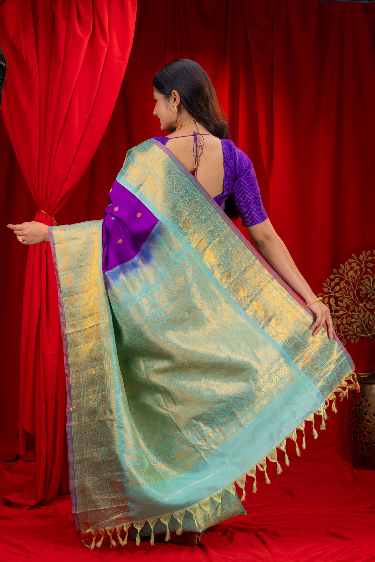  Gadwal Handloom Pure Silk saree with long border