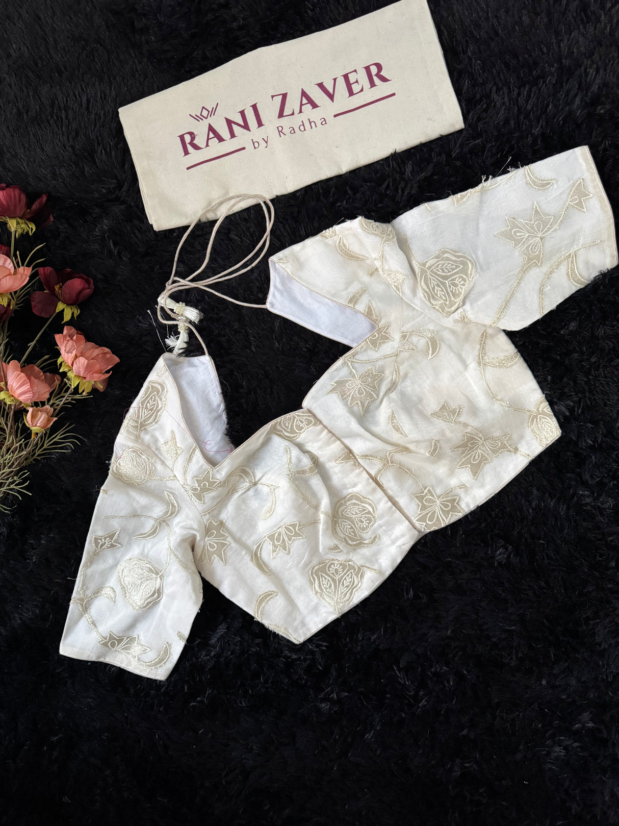 Ivory applique blouse 38