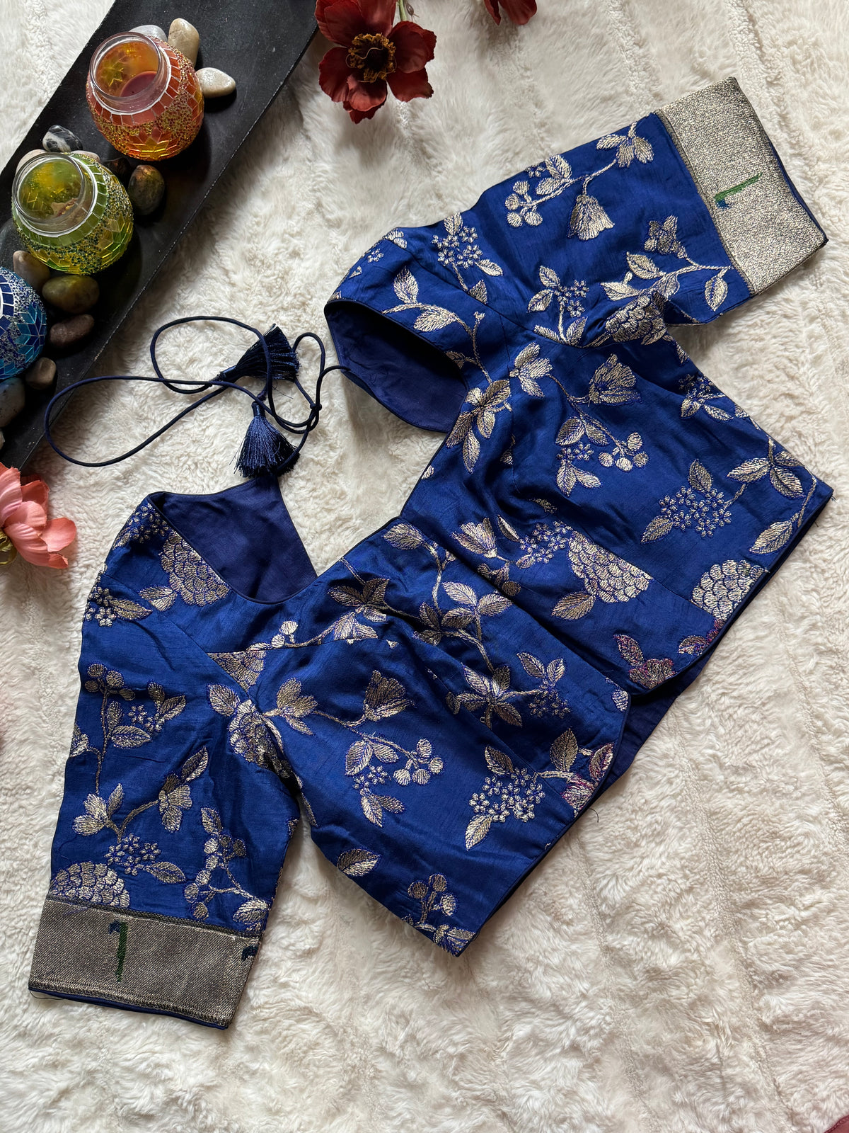 Blue embroidered Silk Blouse 38