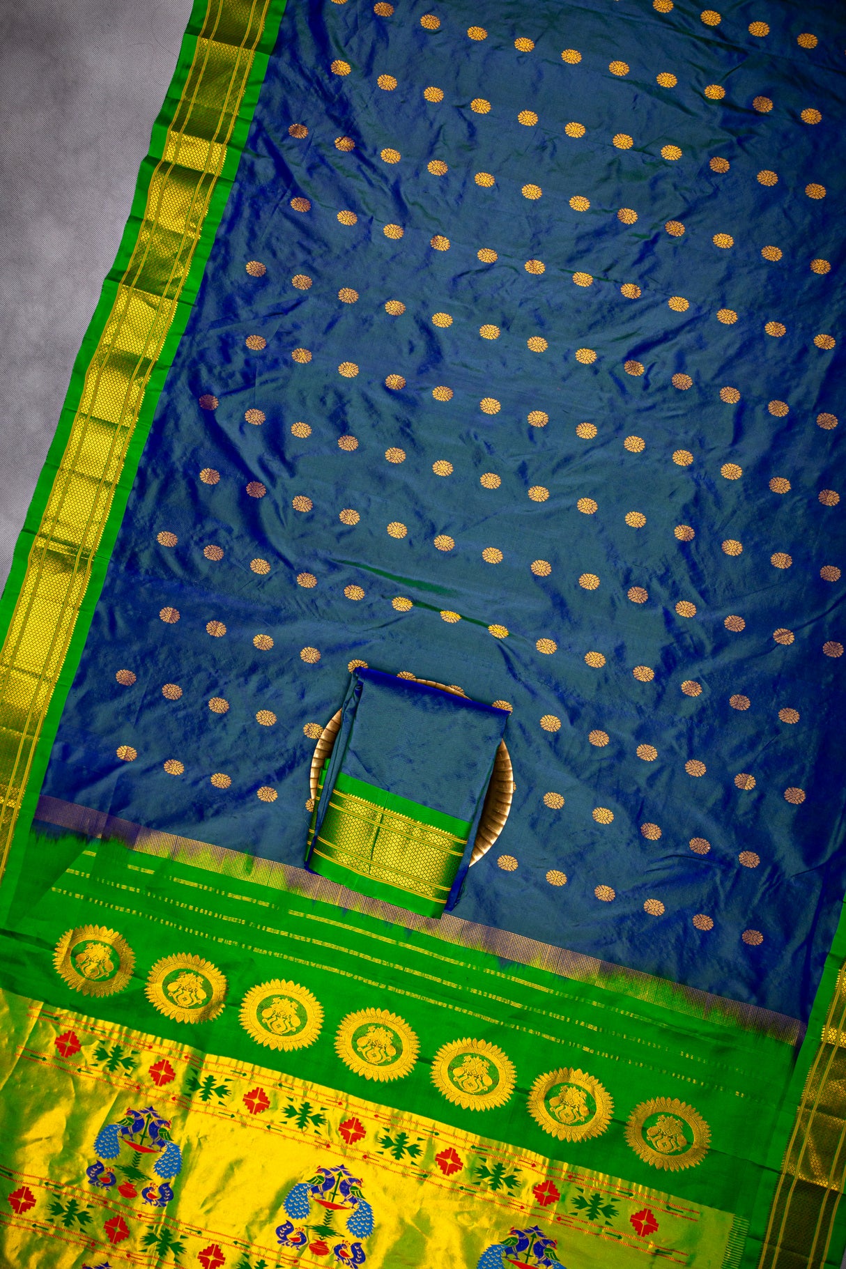 Maharani Paithani Kadiyal handloom Pure Silk Peacock Blue with Green