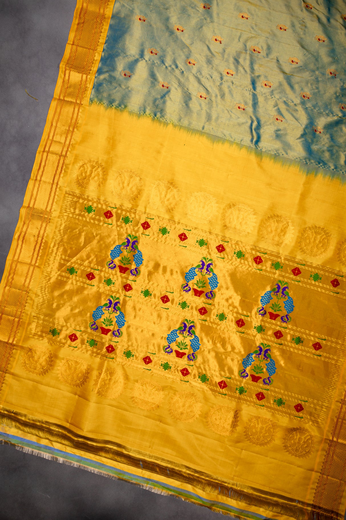 Maharani Paithani kadiyal Handloom Pure Silk