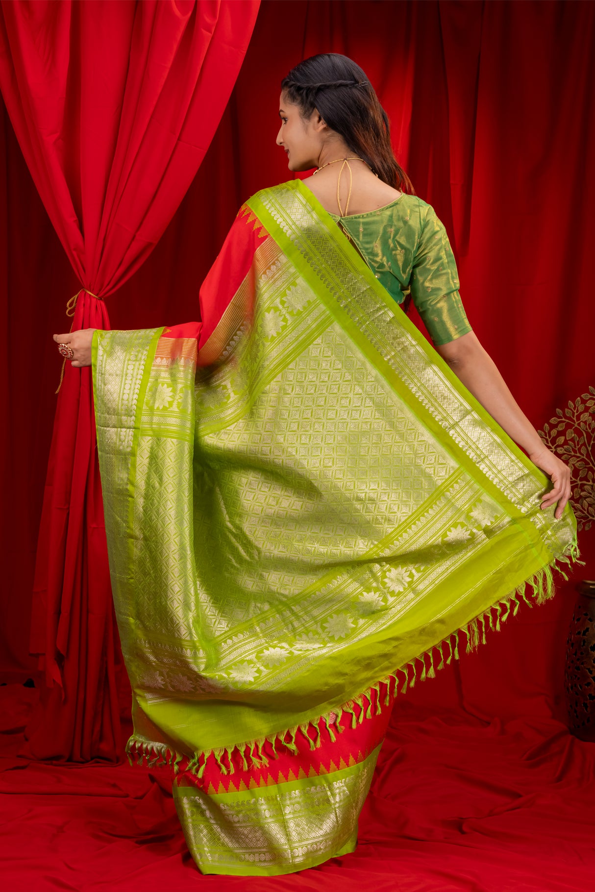 Gadwal Handloom Pure Silk Saree