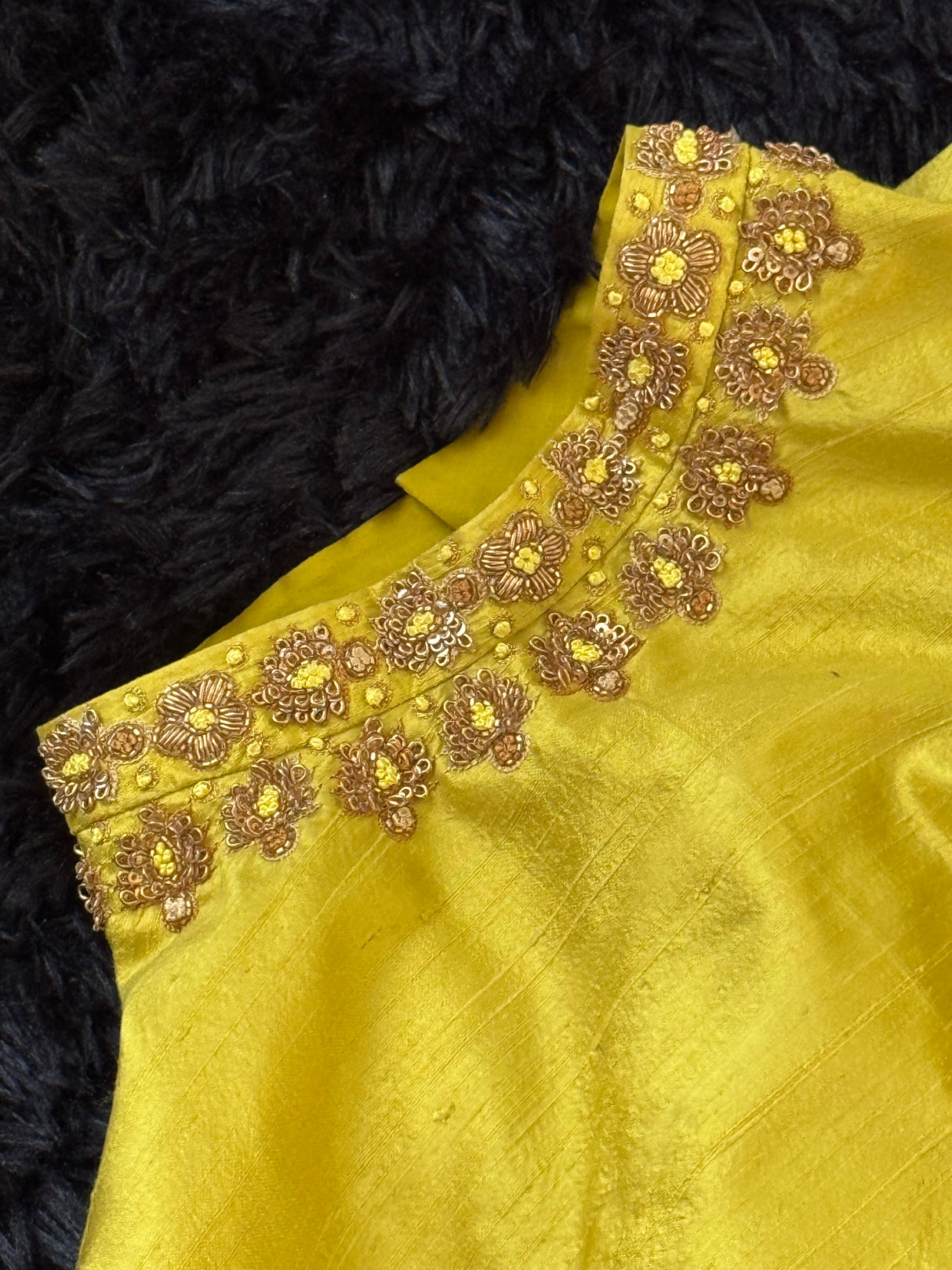 Greenish Yellow raw silk Zero Neck Sleeveless 38