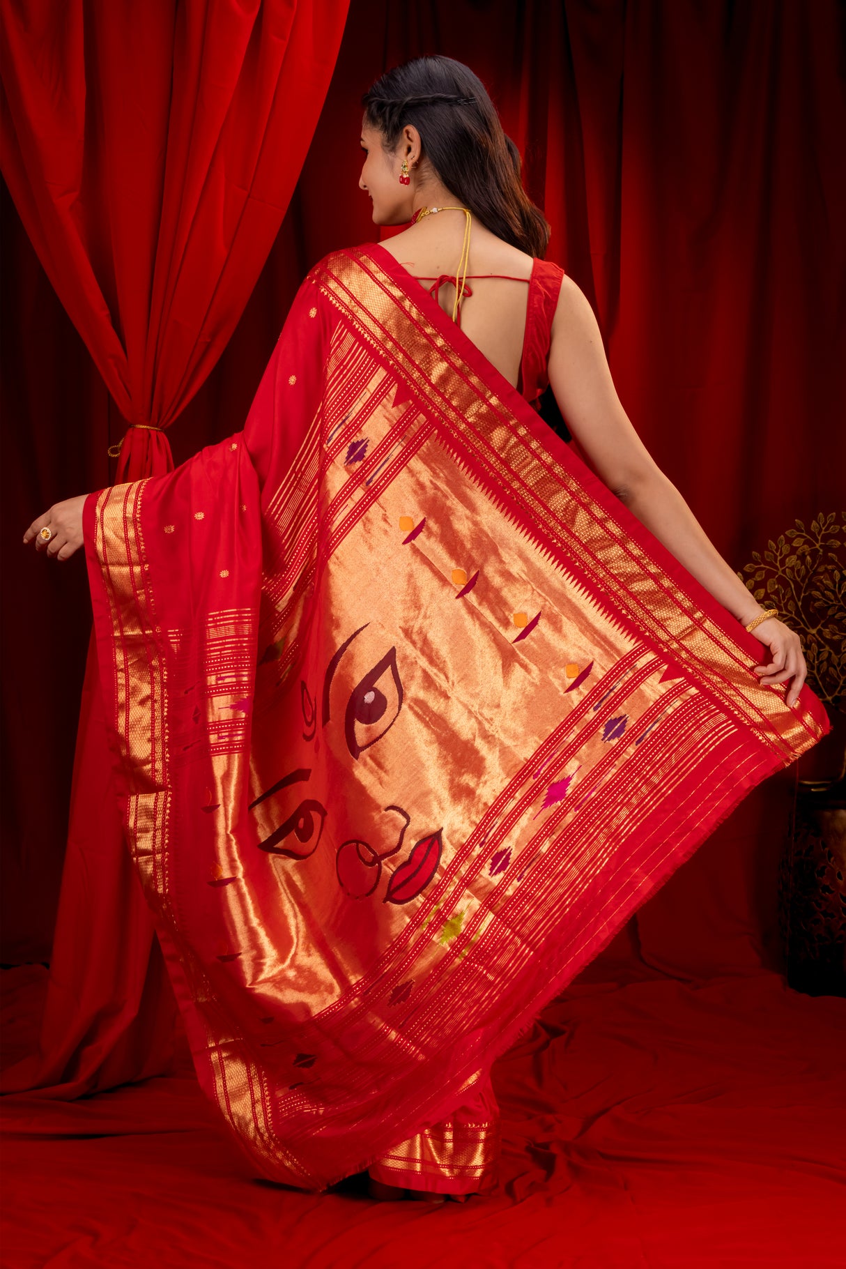 Gadwal Handloom Pure Silk Saree