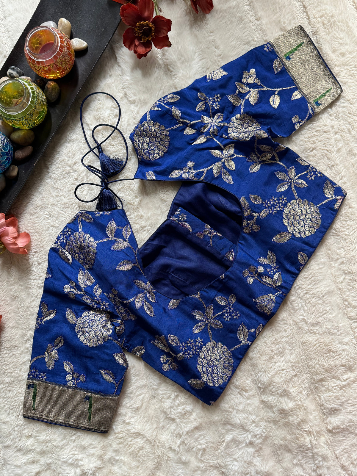 Blue embroidered Silk Blouse 38