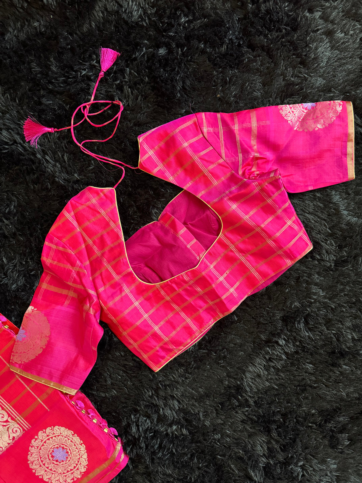 Kuttu Gadwal Handloom Pure Silk Dark Chilli Red Pink