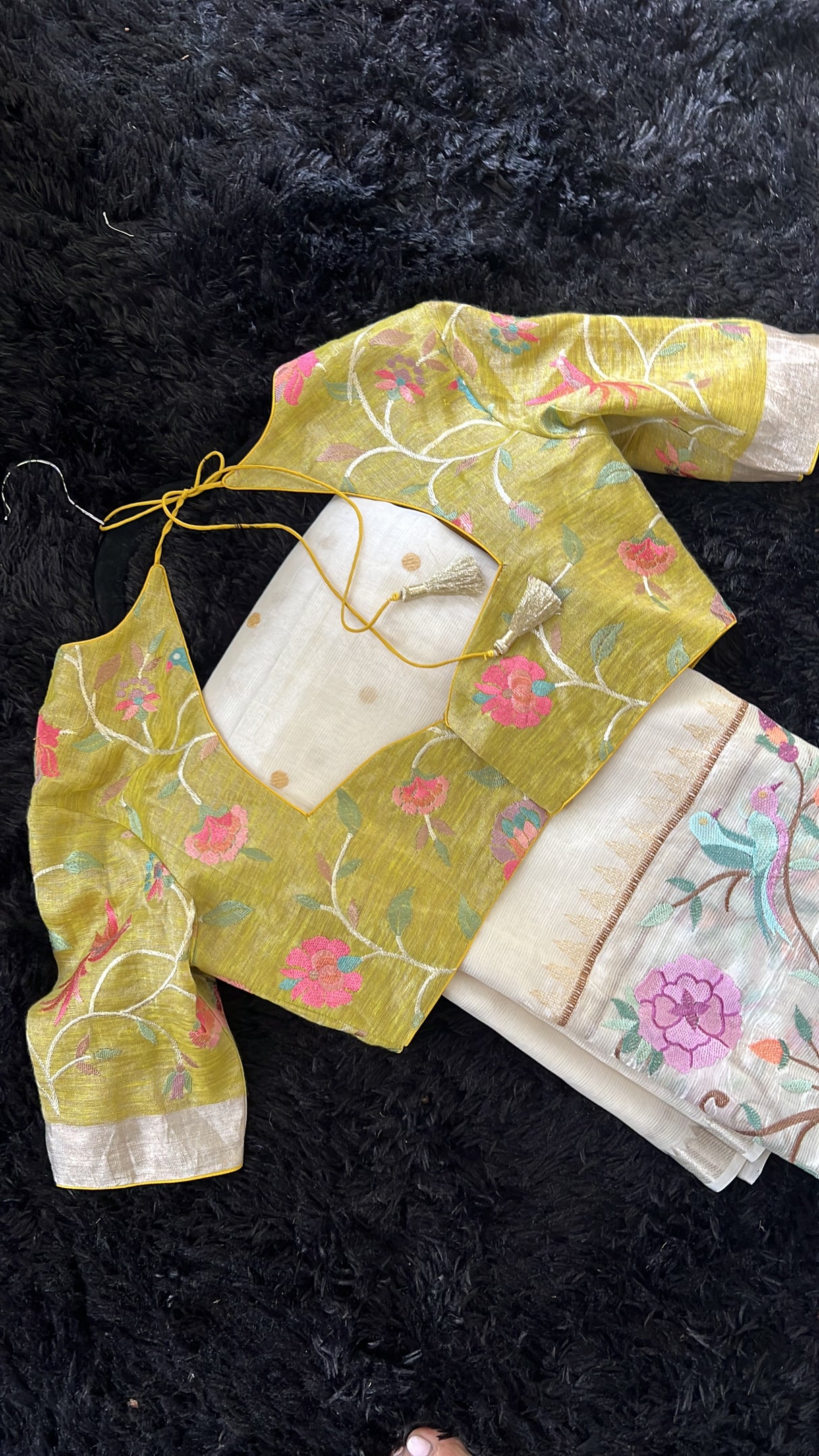 Ivory Mangalgiri Pattu With Embroidered Blouse