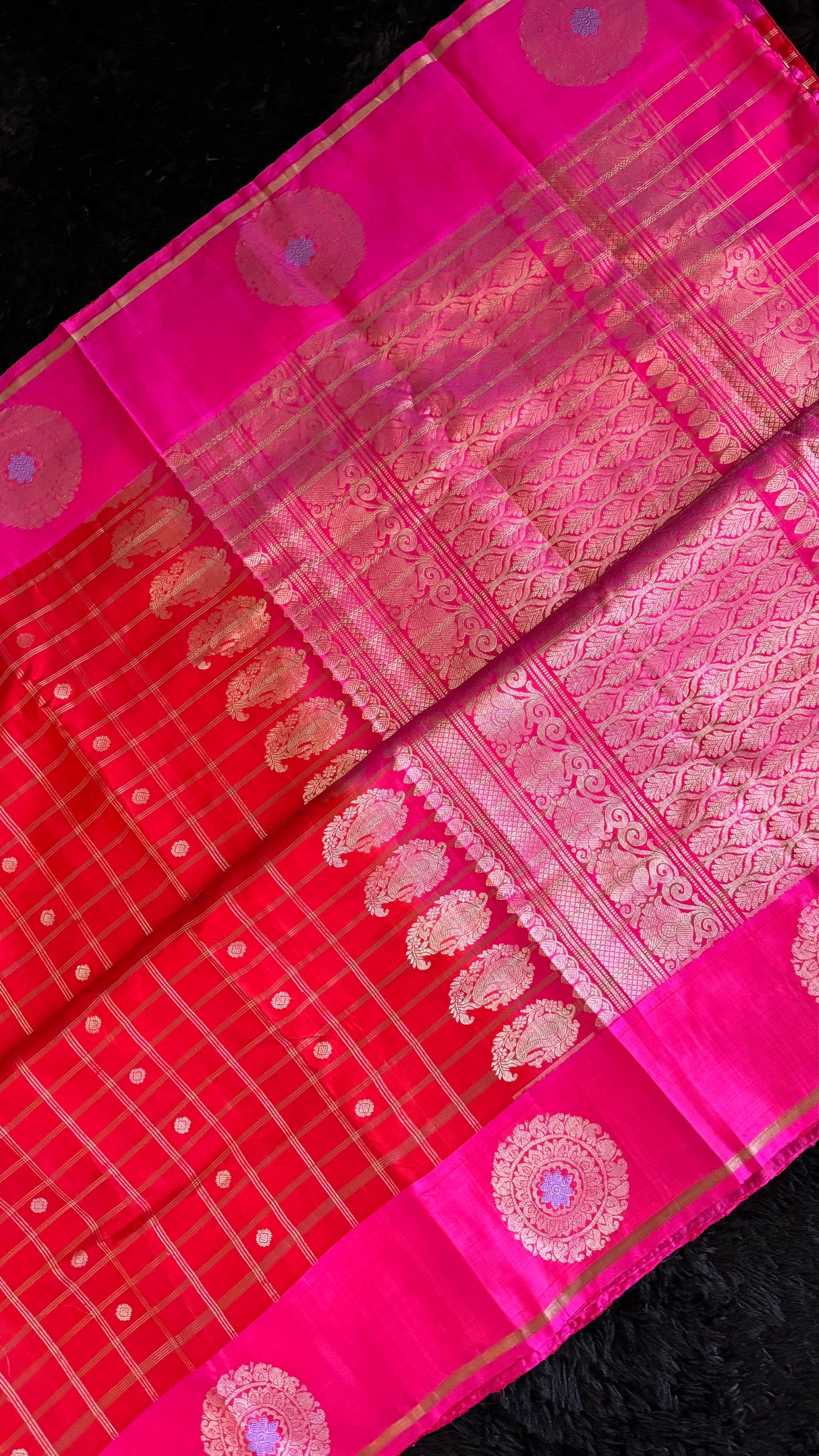Kuttu Gadwal Handloom Pure Silk Dark Chilli Red Pink