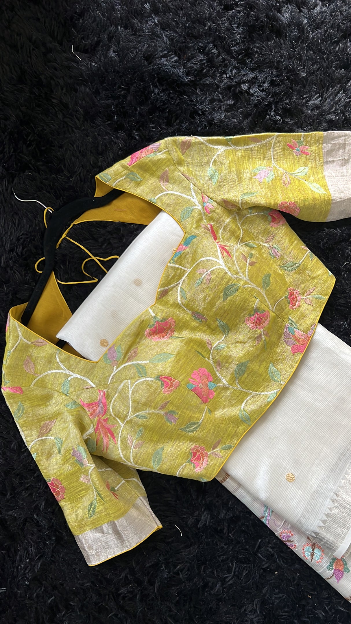 Ivory Mangalgiri Pattu With Embroidered Blouse