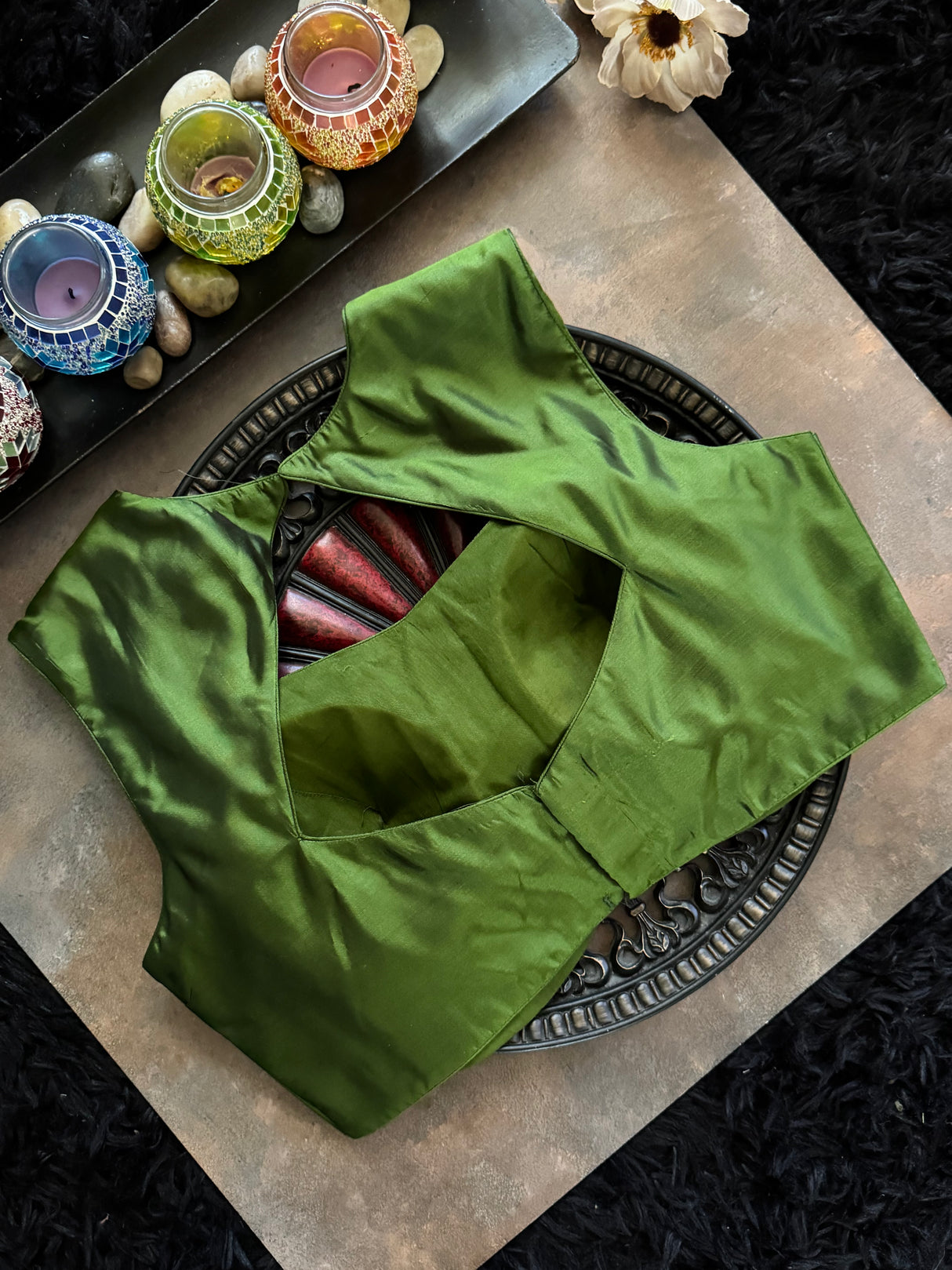 Green Silk Closed Shoulder blouse 38
