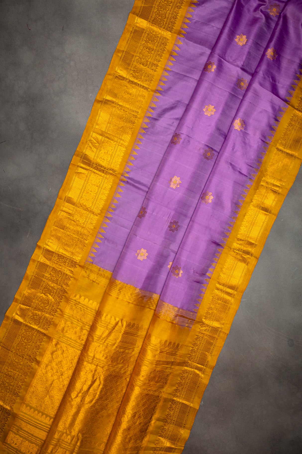 Gadwal handloom Pure Silk saree