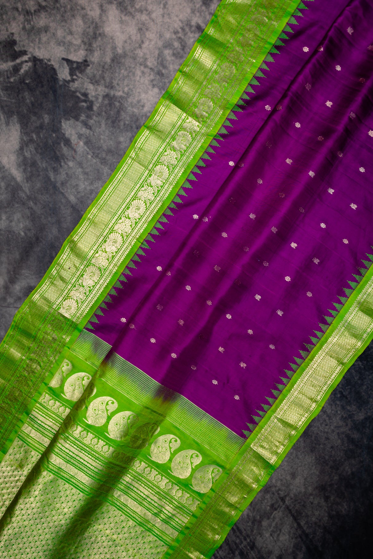 Gadwal Handloom Pure Silk in Silver Zari 