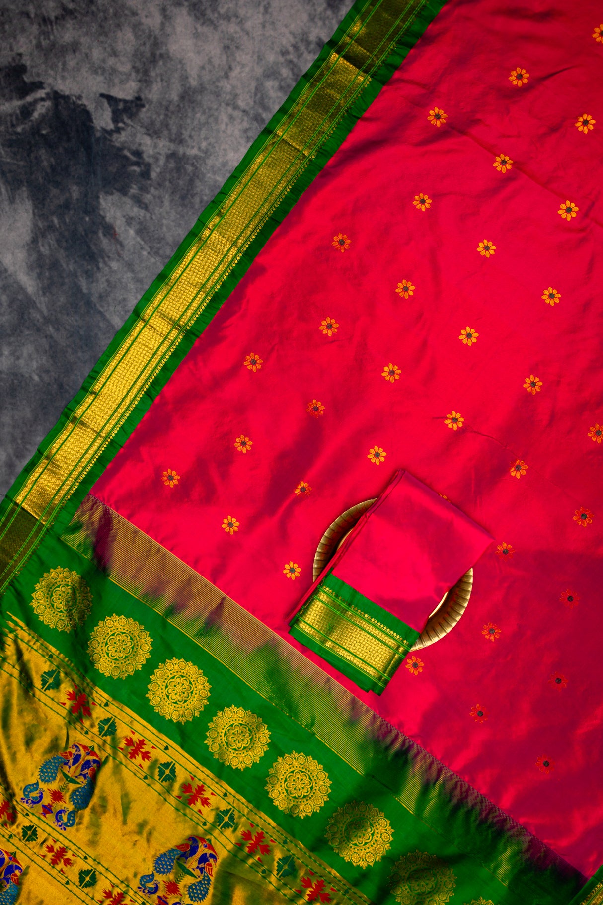 Maharani Paithani Handloom Kadiyal Pure Silk saree