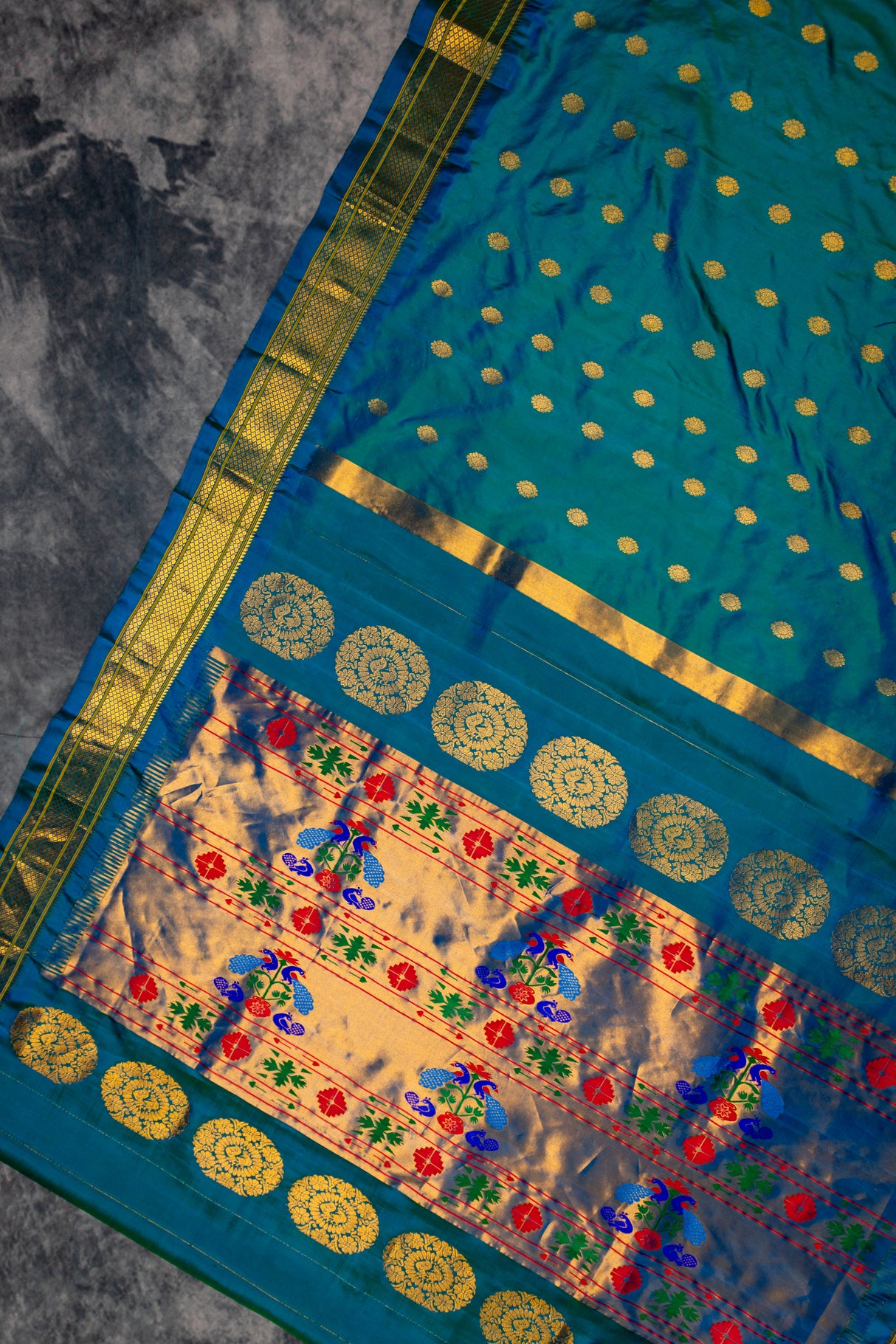 Maharani Paithani Handloom Single Color Pure Silk