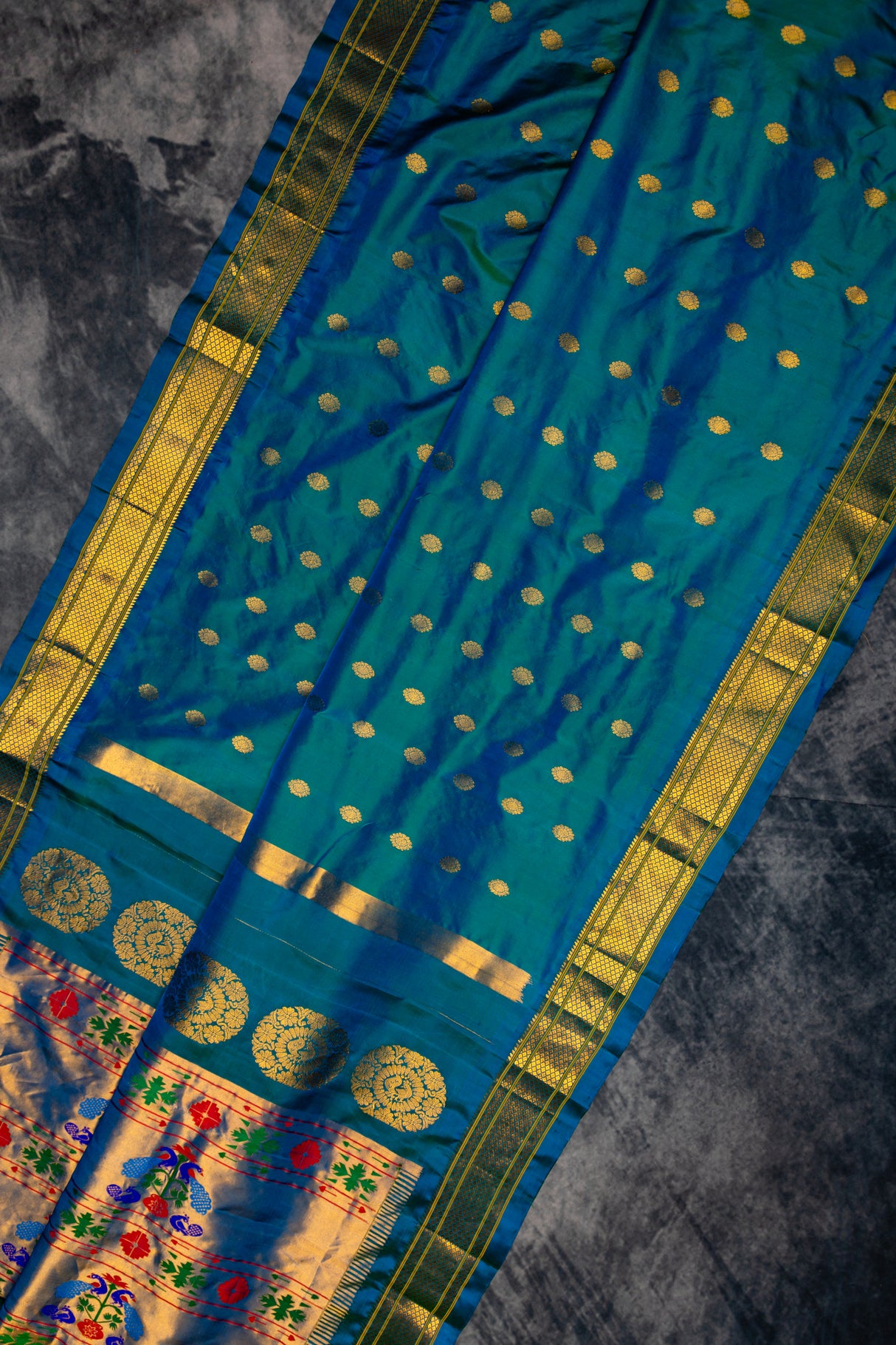 Maharani Paithani Handloom Single Color Pure Silk